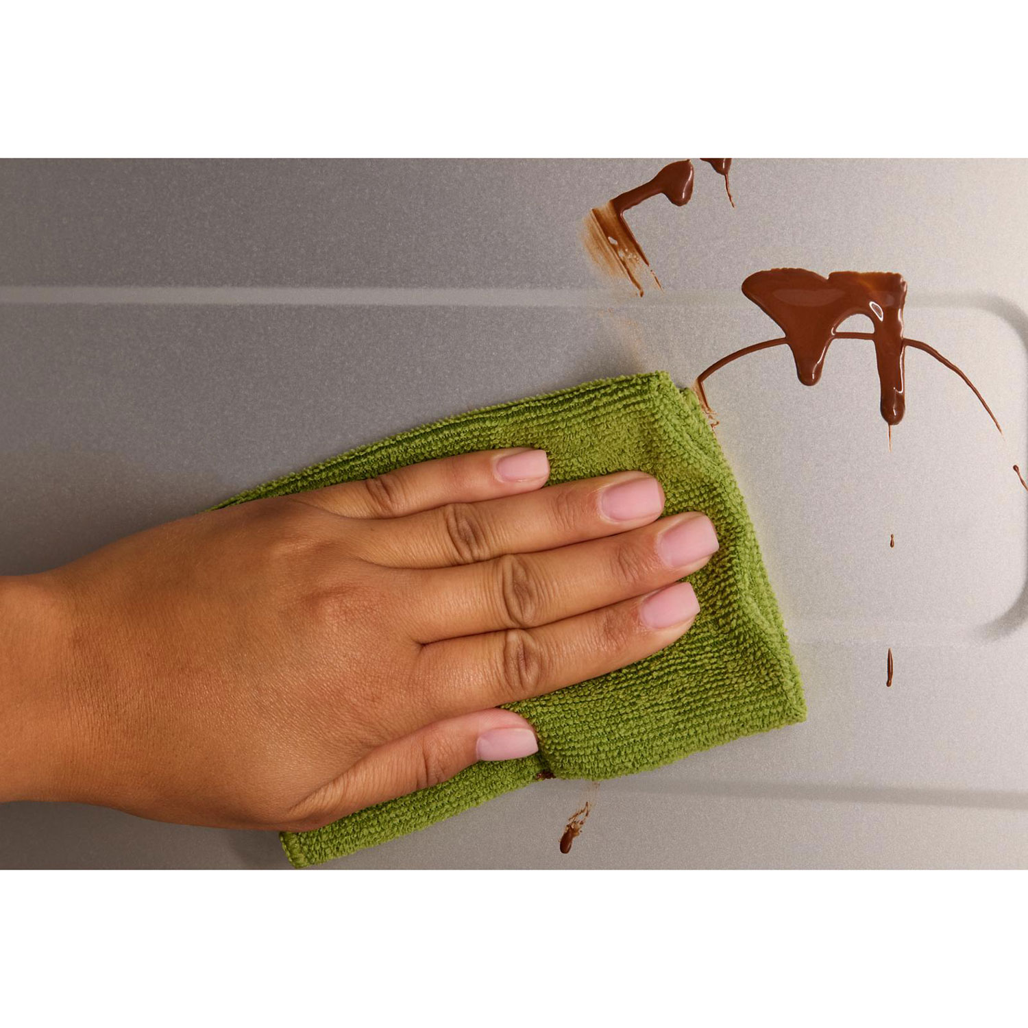 Four à micro-ondes à hotte intégrée de KitchenAid - 1,9 pi³ - Acier inoxydable PrintShield