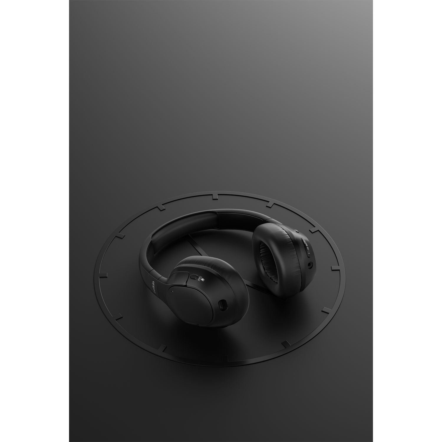 Casque d'écoute 100 % sans fil à suppression du bruit SoundForm Isolate de Belkin - Noir