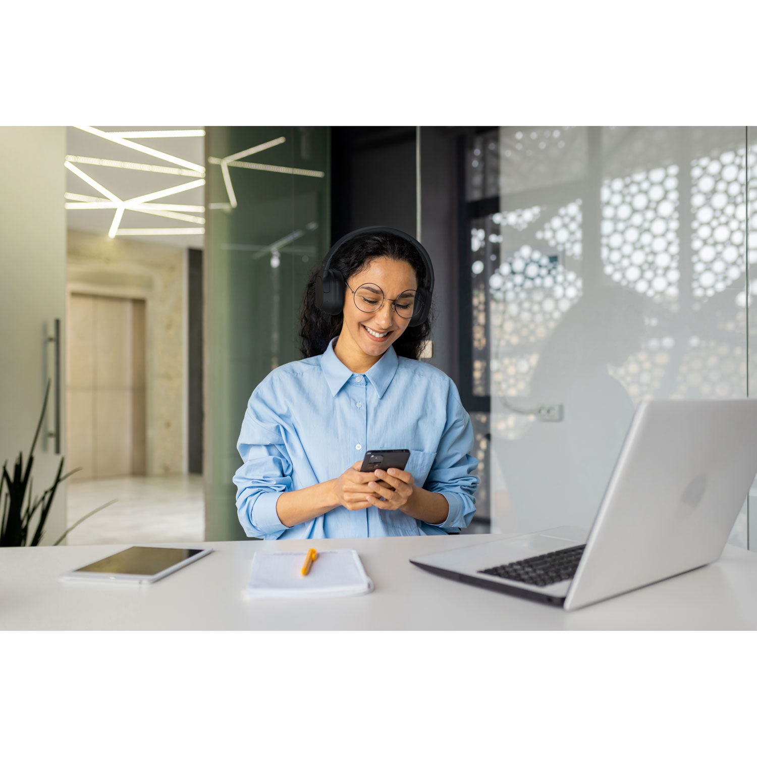 Casque d'écoute 100 % sans fil à suppression du bruit SoundForm Isolate de Belkin - Noir