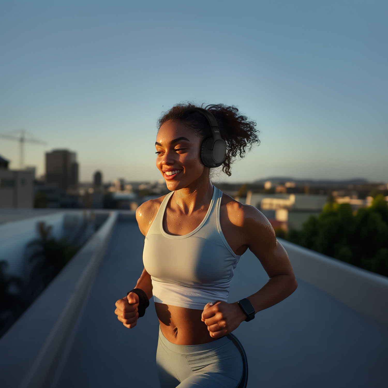 Casque d'écoute 100 % sans fil à isolation sonore SoundForm Surround de Belkin - Noir