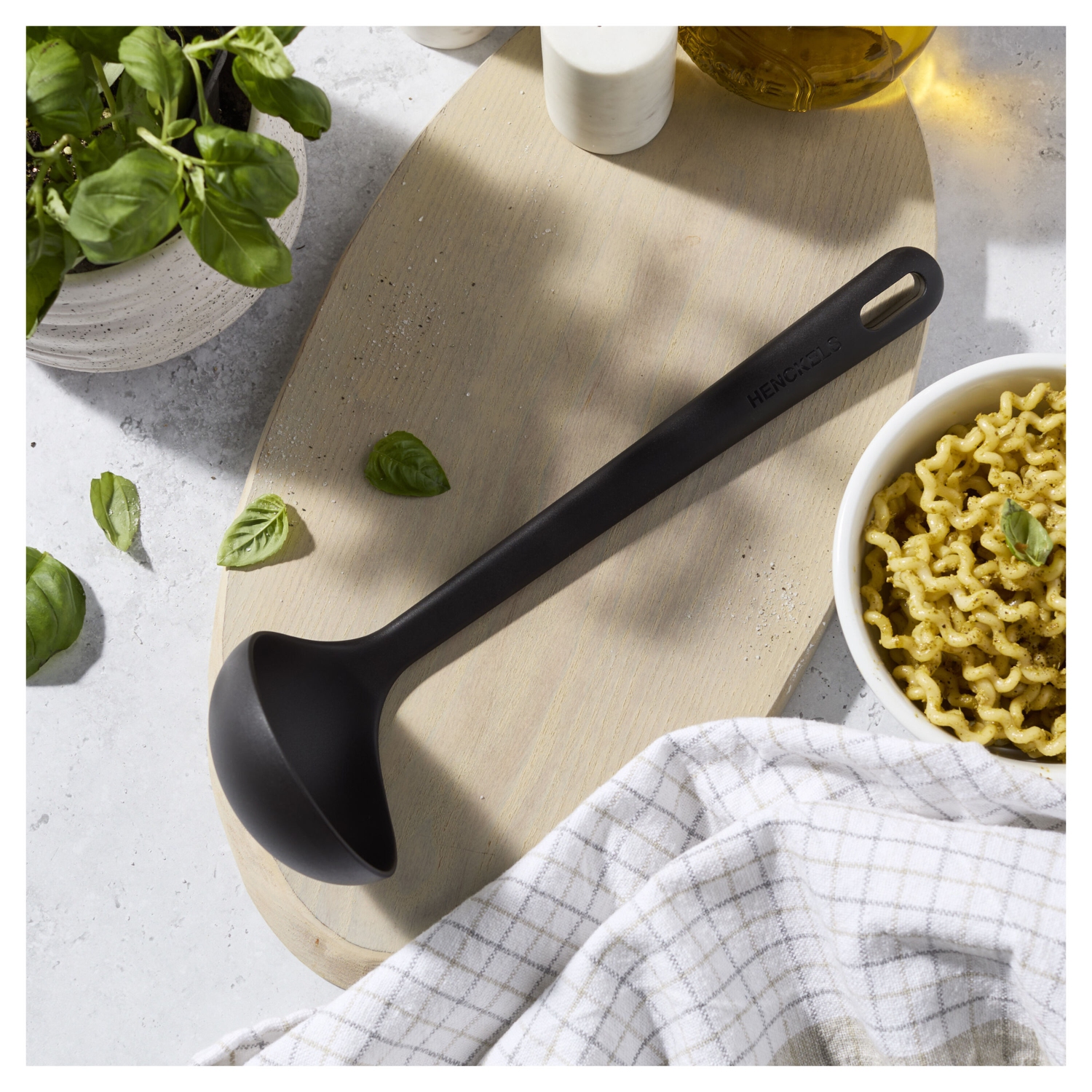 HENCKELS – Louche à soupe en silicone onyx, 31&nbsp;cm, silicone