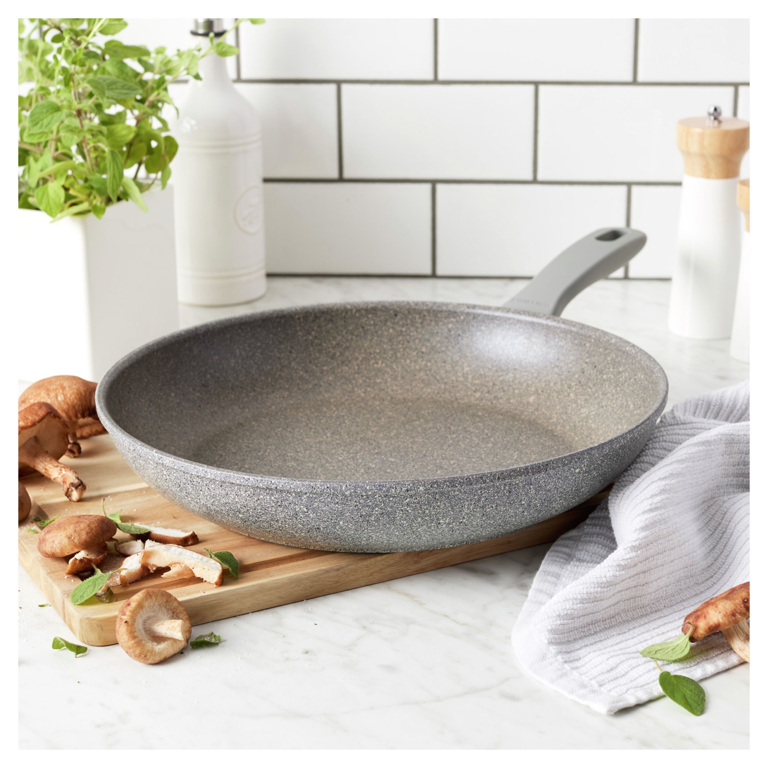 ZWILLING Parma Plus 30 cm / 12 inch Aluminum Frying Pan