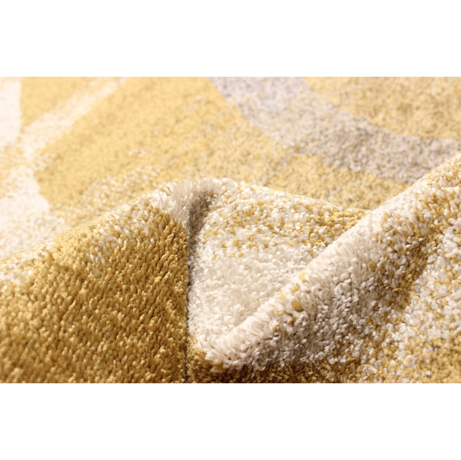 Cora Ivory/Gold Polypropylene Rug 5'3" x 7'3"