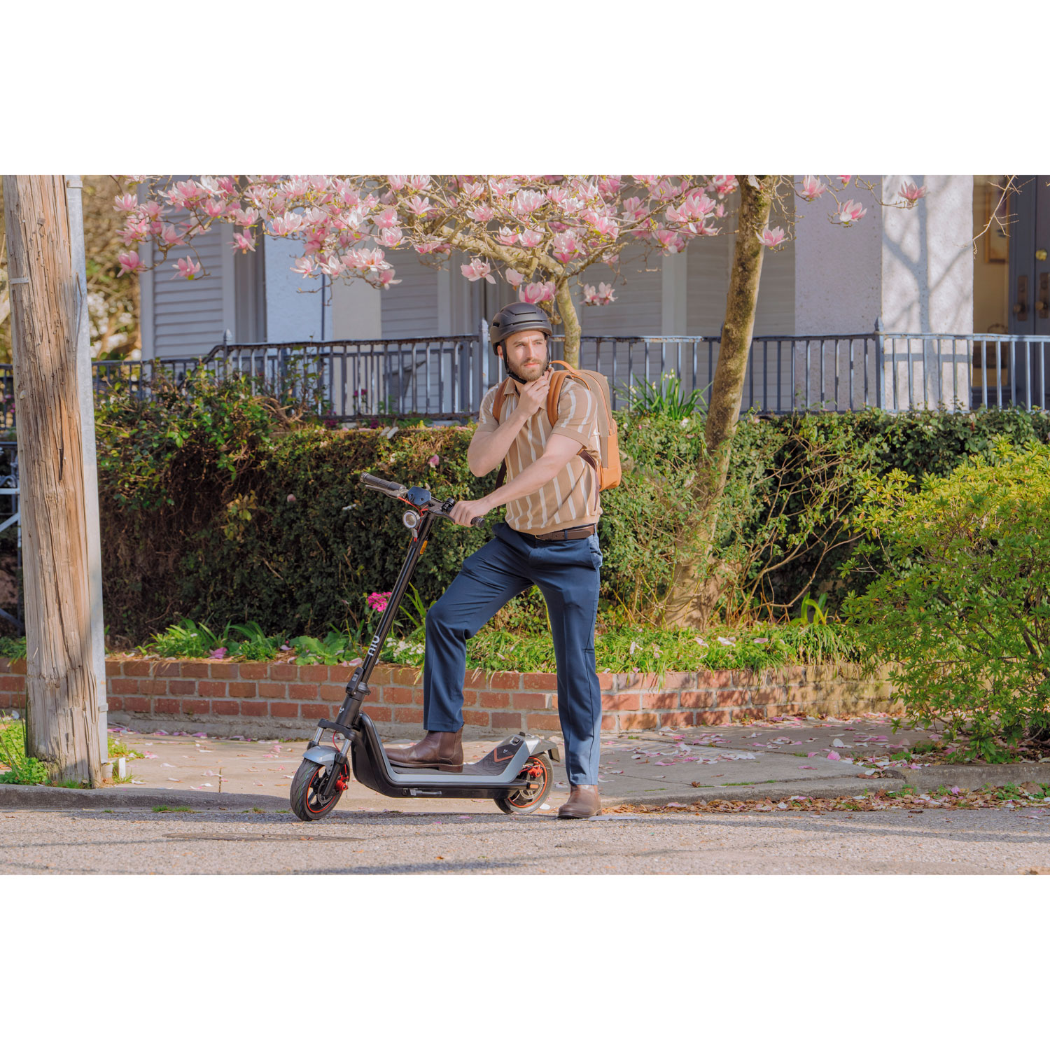 Trottinette électrique KQi300X de NIU - Gris spatial