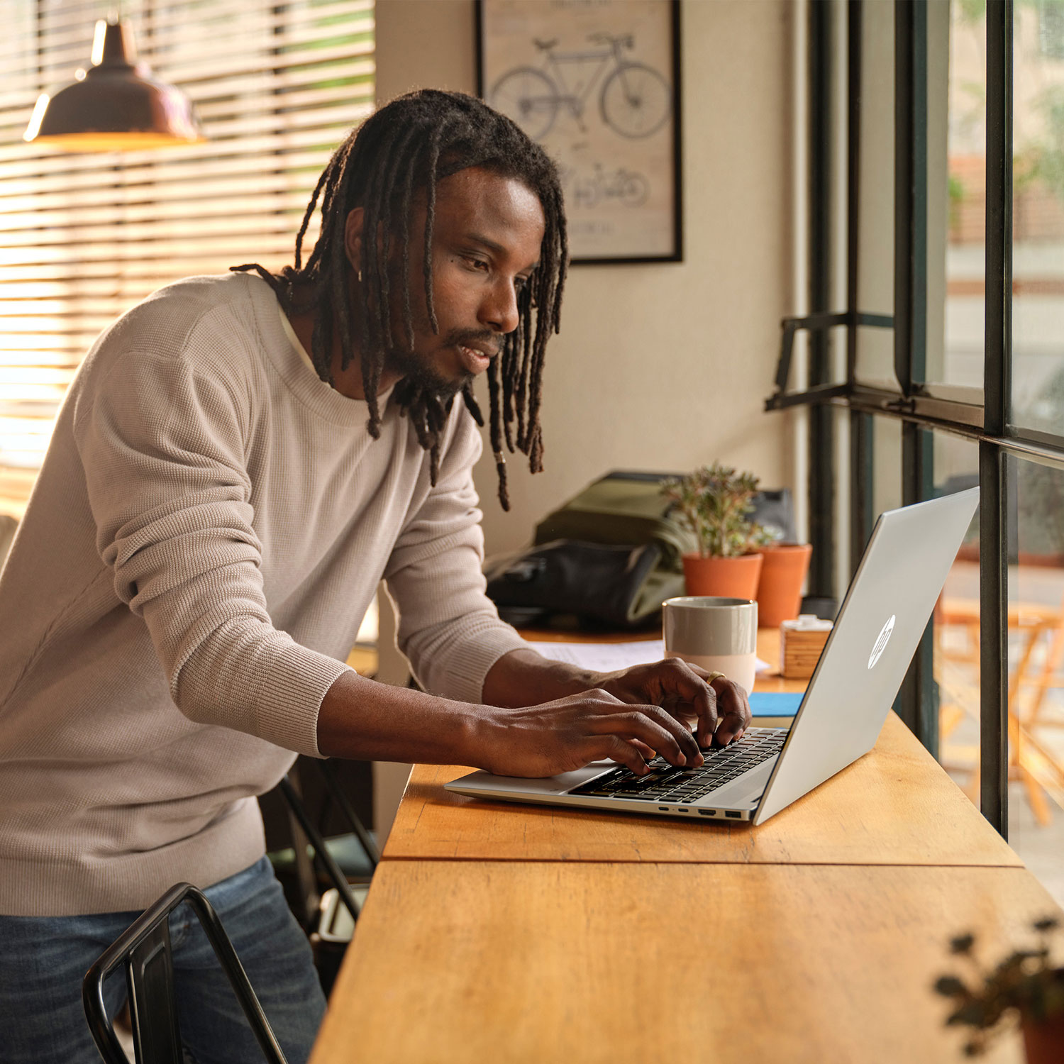 Portable DELO Copilot+ PC de 16 po OmniBook de HP - Argent glacier