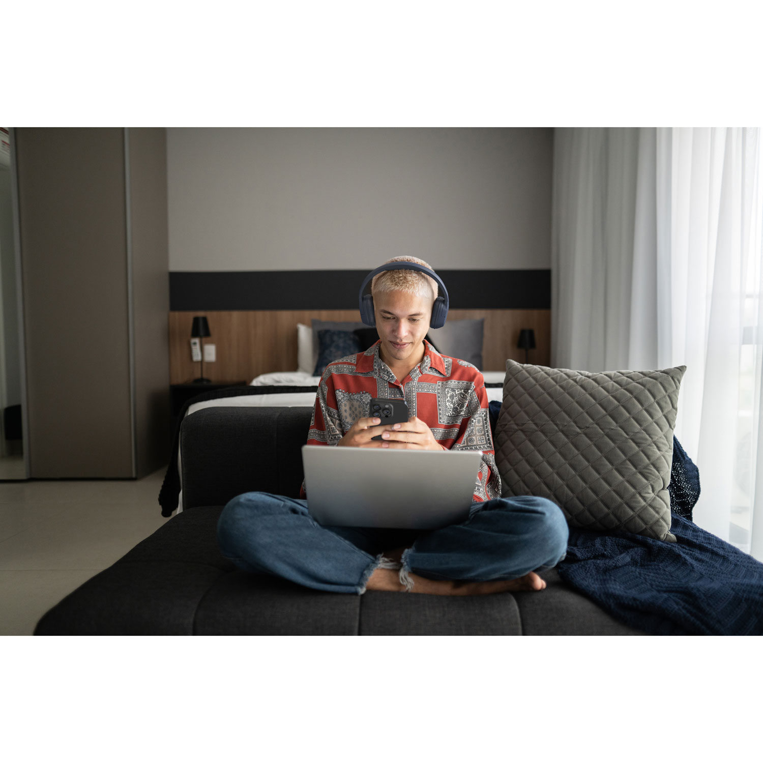 Belkin SoundForm Surround Over-Ear Sound Isolating True Wireless Headphones - Black