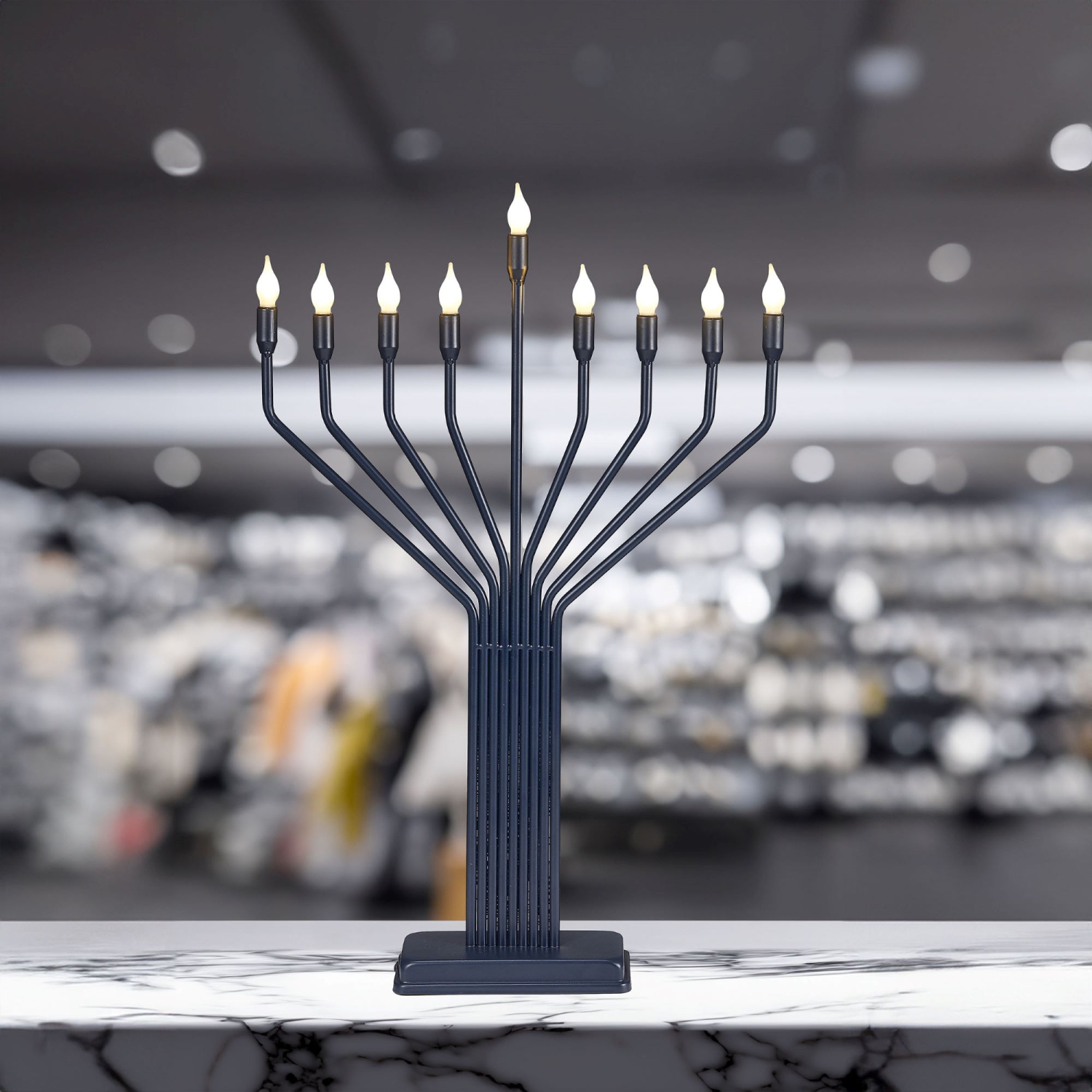 Menorah illuminée de style tricot de LED - 24&nbsp;po - Bleu marine