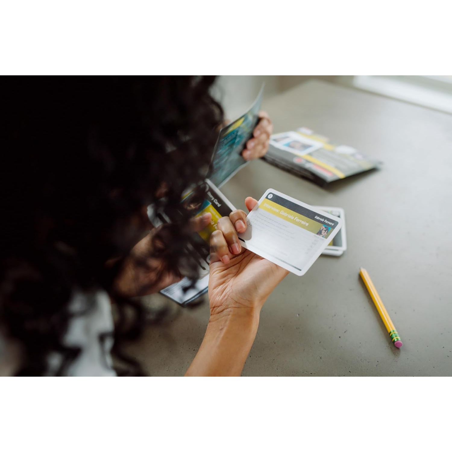 Les mystères médicaux de Buffalo Games&nbsp;: Salle d'urgence NYC | Jeu de société Cooperative Mystery | 14 ans et plus | 1-4 joueurs