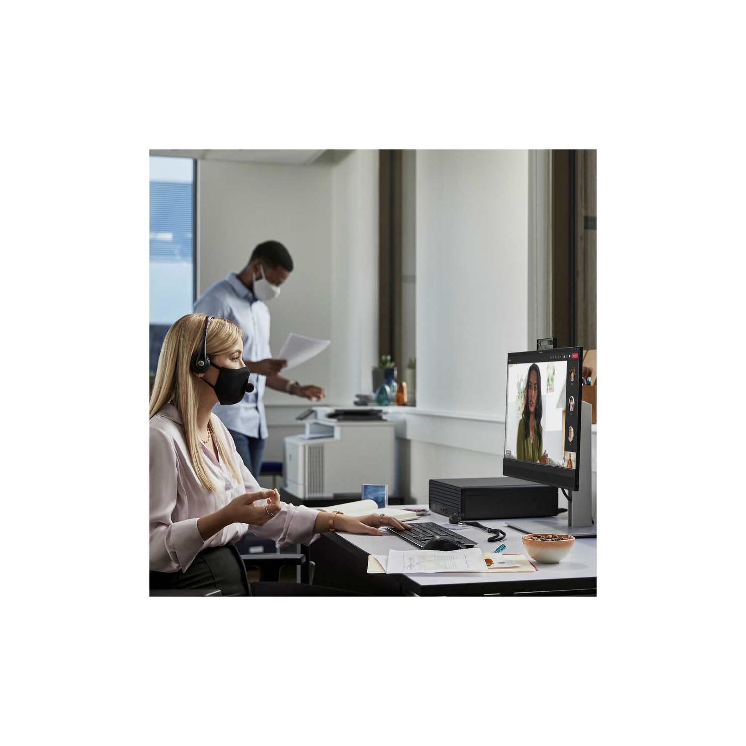 HP Pro SFF 400 G9 Desktop PC - Jack Black - - (B17T5AT#ABA)