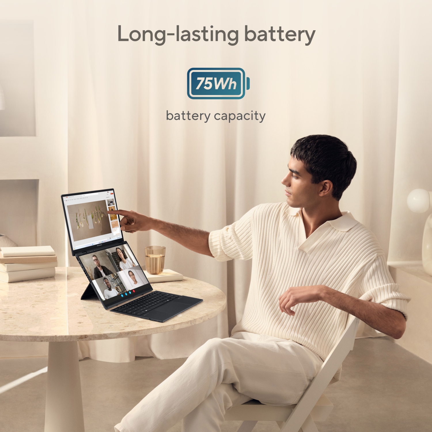 Portable à deux écrans tactiles Zenbook DUO d'ASUS (écran OLED 14&nbsp;po/processeur Core Ultra 9 285H d'Intel/carte graphique Arc d'Intel/mémoire