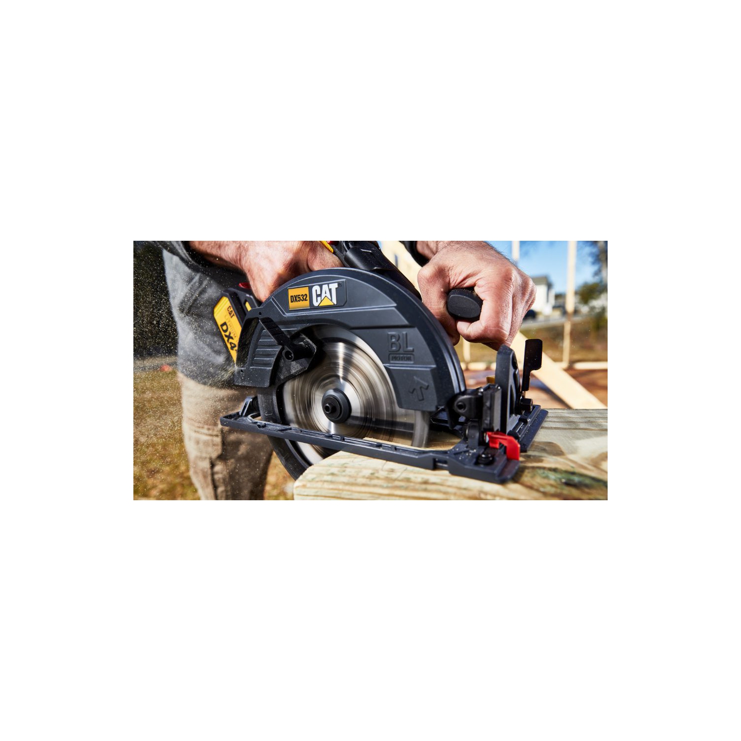 CAT – Scie circulaire sans balais 7-1/4 po de 18 V