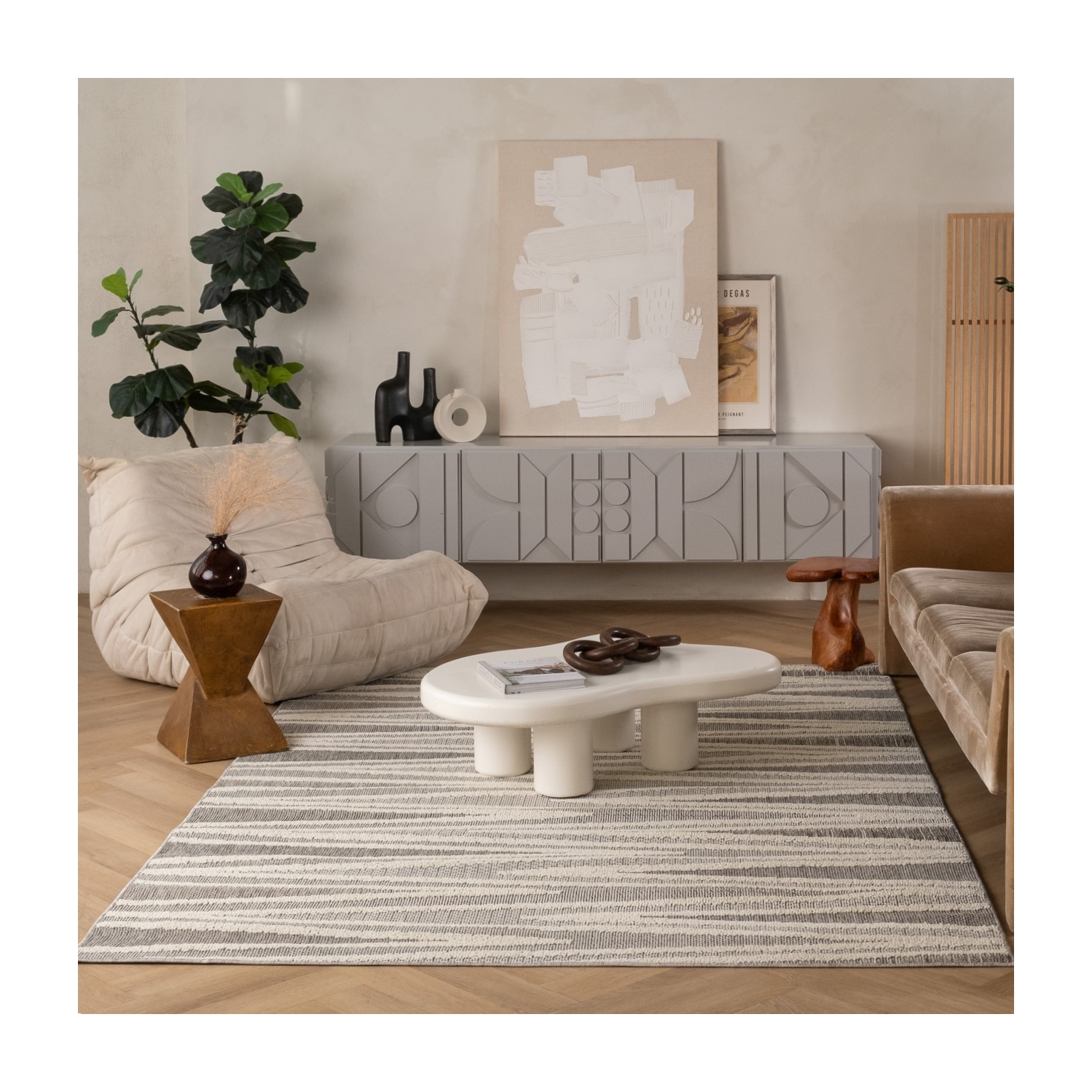 Tapis d'intérieur contemporain Tenzin à chevrons gris/beige Branch