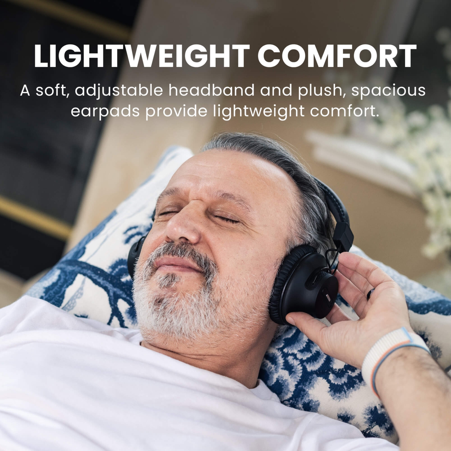 Avantree Audition 3 - Bluetooth 5.3 Over Ear Headphones with Wireless Charging Dock, aptX-Adaptive & HD Support, Clear Voice and Boosted Volume,