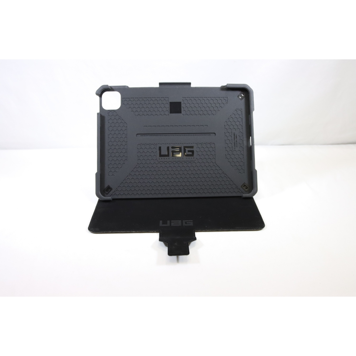 Remis à neuf - Étui robuste d'UAG pour iPad Pro de 11&nbsp;po – Protection de qualité militaire, couverture folio sécurisée