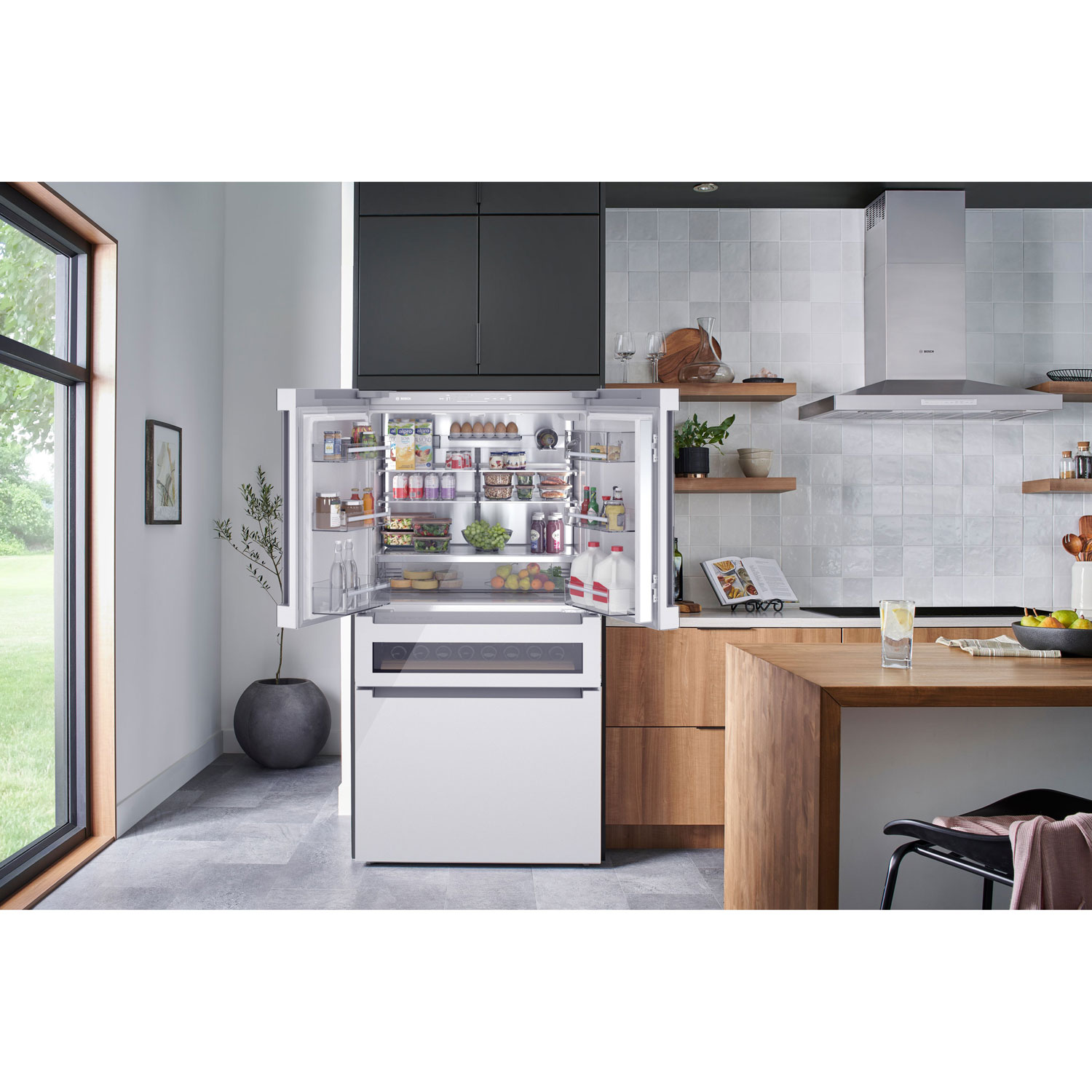 Bosch 36" 14.5 Cu. Ft. French Door Refrigerator with Water & Ice Dispenser - White