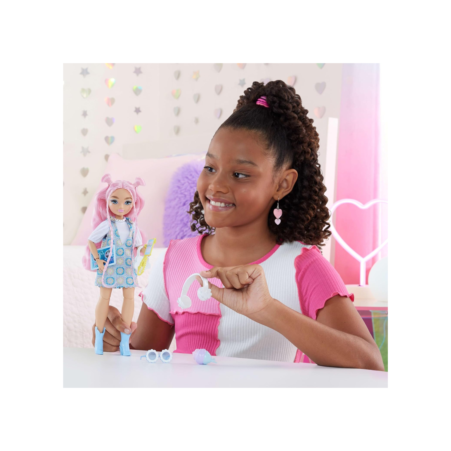 Barbie Dream Besties Doll and Accessories, Daisy Jean Posable Fashion Doll with Removable Fashions & Wavy Pink Hair, 9 DJ & Music Themed Pieces