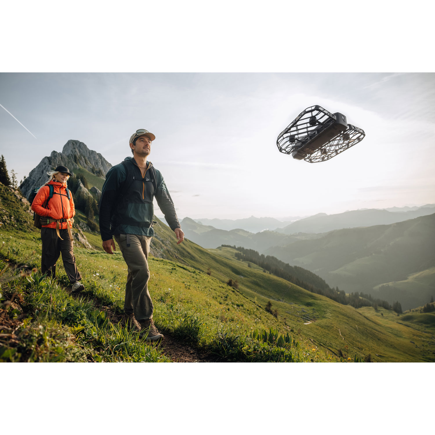 Quadricoptère de base X1 Pro Max de HoverAir avec caméra, batterie supplémentaire, socle de chargement et étui - Noir