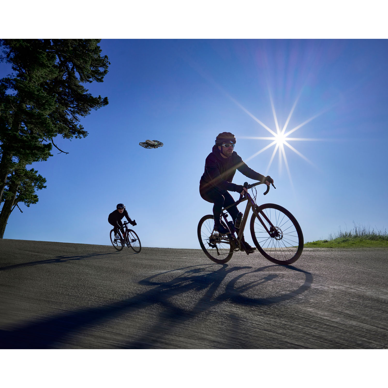 Quadricoptère de base X1 Pro Max de HoverAir avec caméra, batterie supplémentaire, socle de chargement et étui - Noir