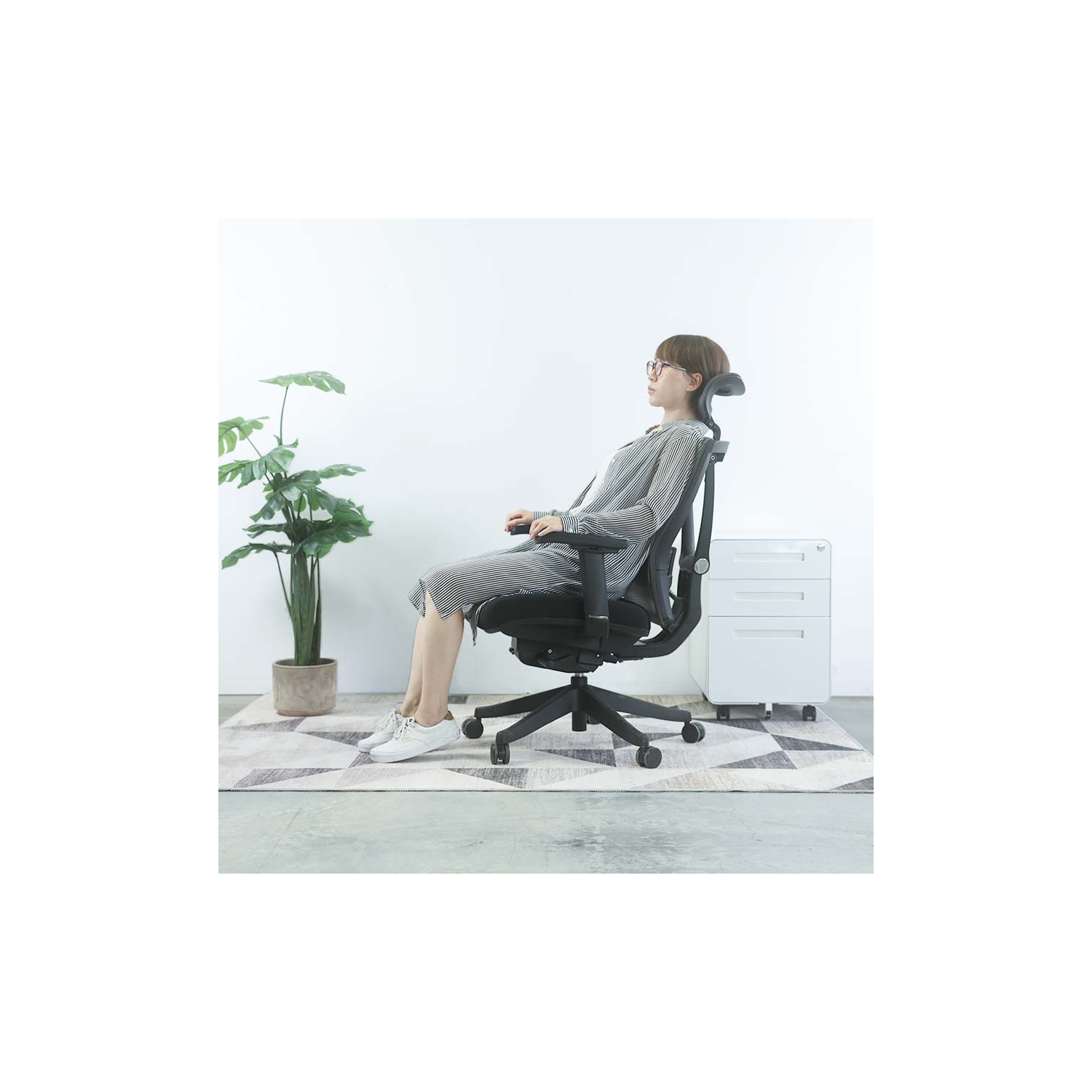 MotionGrey CloudMesh Ergonomic Office Chair-Comfy High Mesh Back Support with Adjustable Armrests-Black Desk Computer Chairs Perfect for Home Gaming