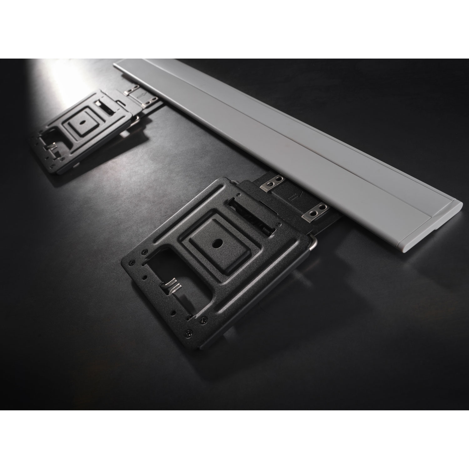 Support mural sans écart d'One For All pour téléviseur de 32 à 100 po - Noir