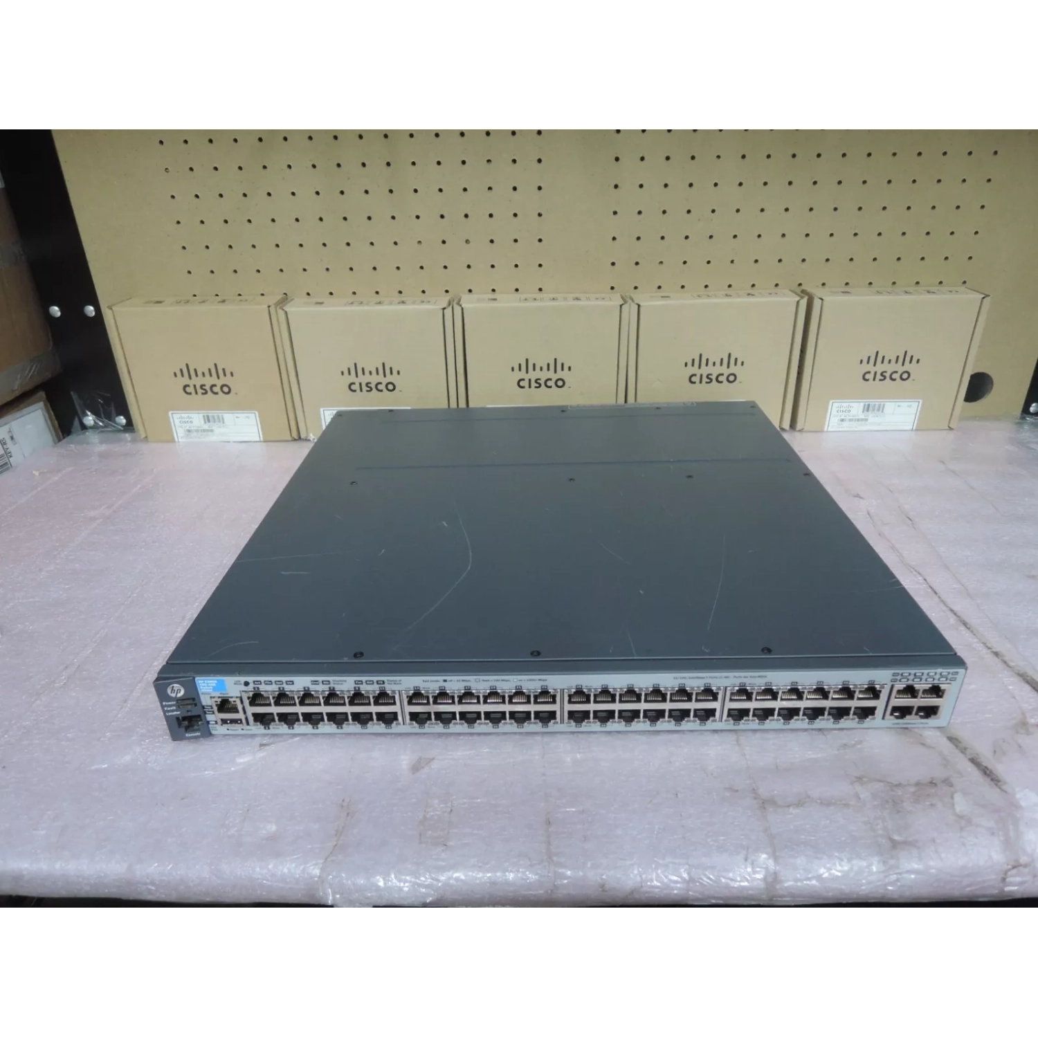 Refurbished Good HP E3800 48G-4XG SWITCH J9586A Managed GIG switch.