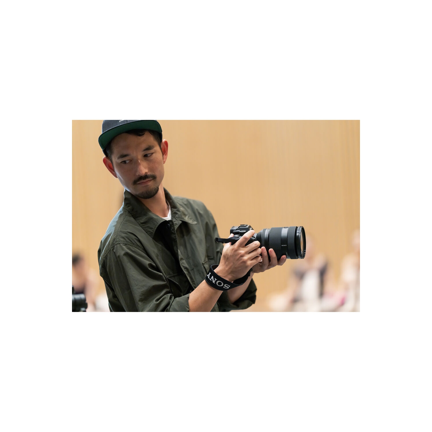 Remis à neuf - Objectif GM G Master FE 28-70&nbsp;mm f/2 de Sony (E de Sony) + trousse de filtre d'objectif + trousse de nettoyage + plus