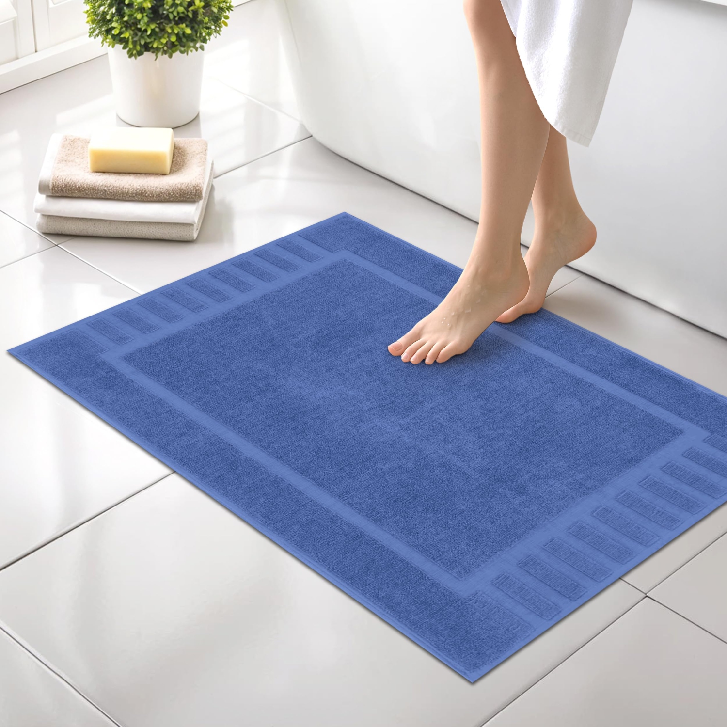 Tapis de bain Canadian Linen Imperial, paq. 2, 20 x 30&nbsp;po, lavables en coton doux et absorbant, séchage rapide, motif de touches de piano, bleu