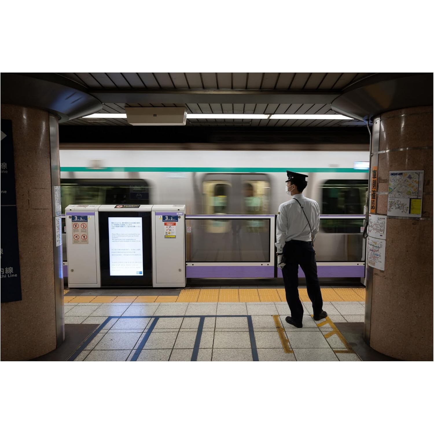 Sigma 30mm f/1.4 DC DN Contemporary Lens + Cleaning Kit + More