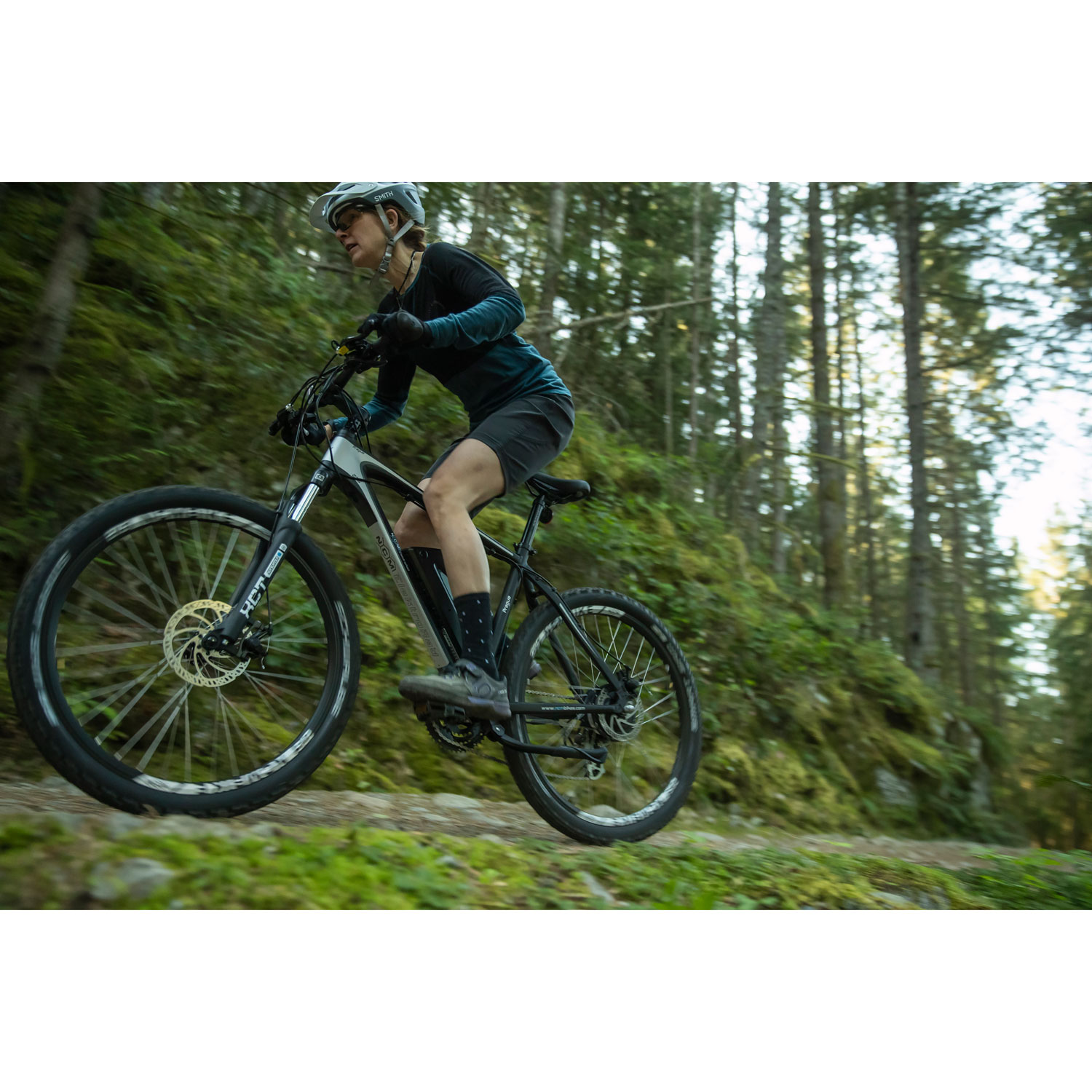 Vélo électrique tout-terrain Prague de NCM - Noir mat