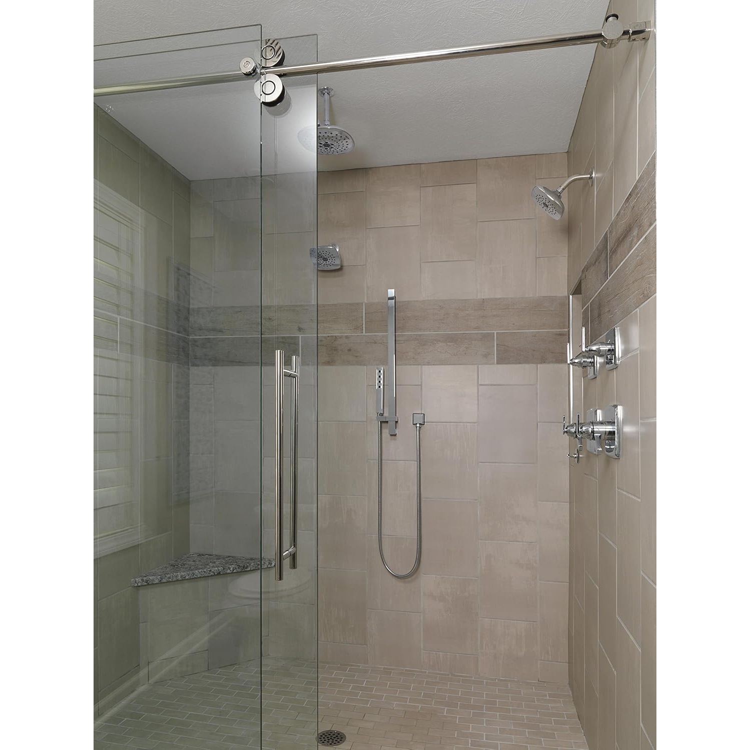 Douche à main à glissière H2Okinetic à un vaporisateur Delta Faucet avec tuyau, pomme de douche à main chromée