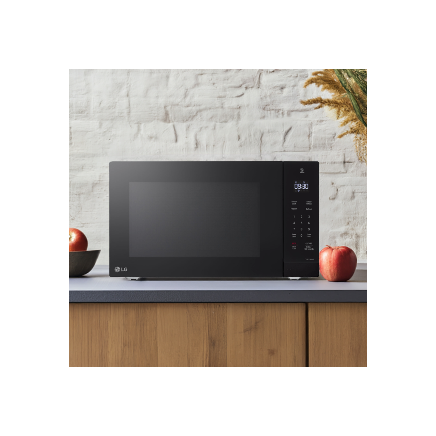 Remis à neuf - 1,5 pi3 MSER1590B de LG avec Four à micro-ondes avec Smart Inverter - Noir