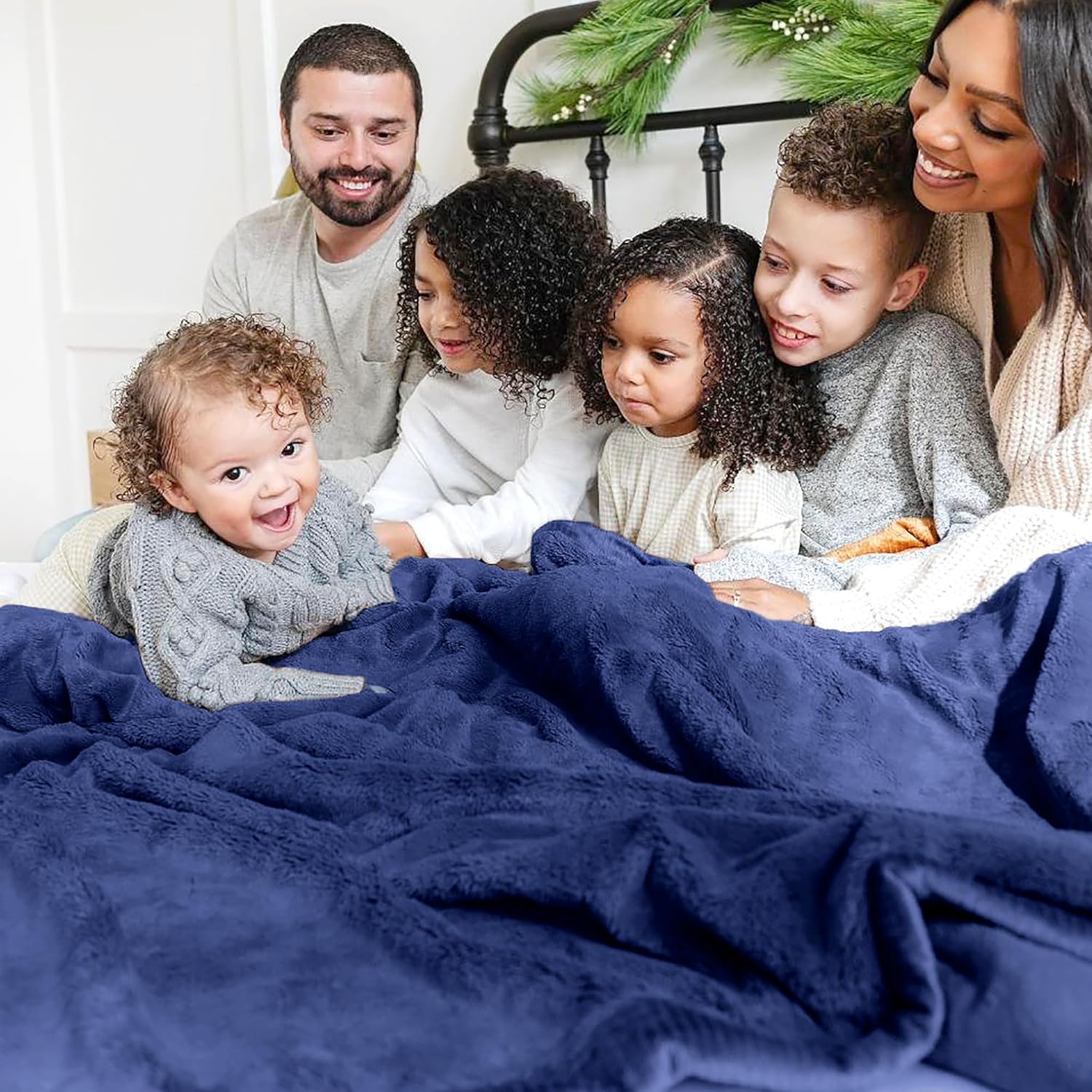 Canadian Linen Polar Fleece Blankets, 80"x90" Double Size Lightweight Cozy Warm Super Soft Moisture Free Breathable Blanket for All Season, Navy Blue