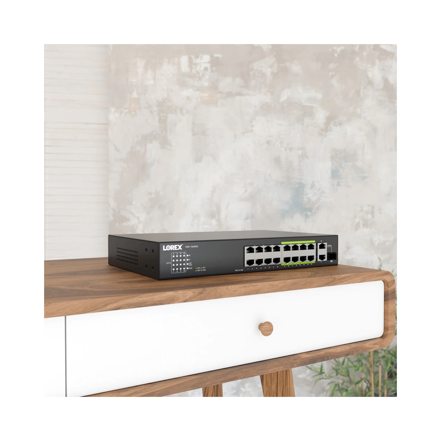 Lorex 16-Port Unmanaged Switch and 250W Power Budget