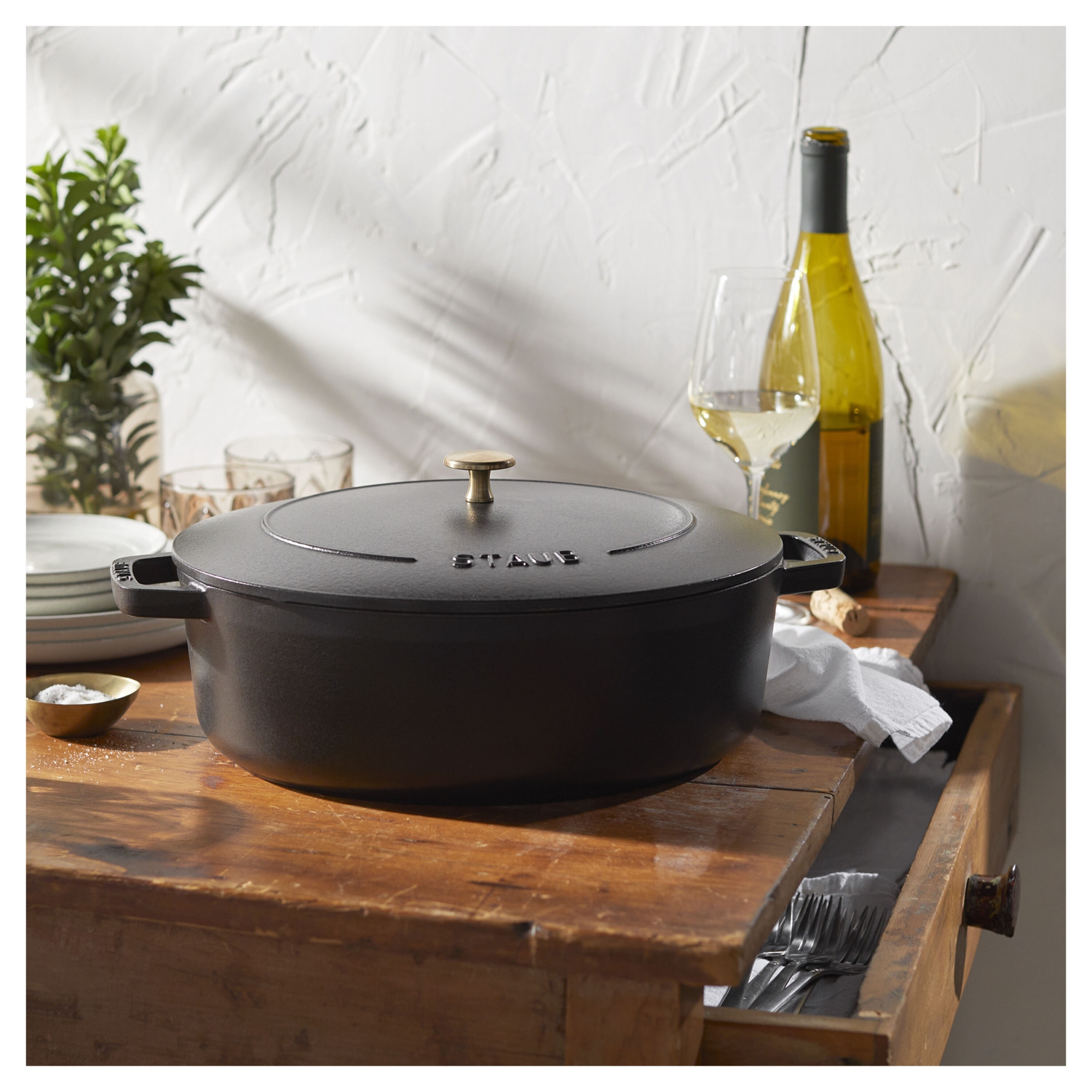 STAUB – Four français ovale en fonte La Cocotte 5,5&nbsp;L, noir
