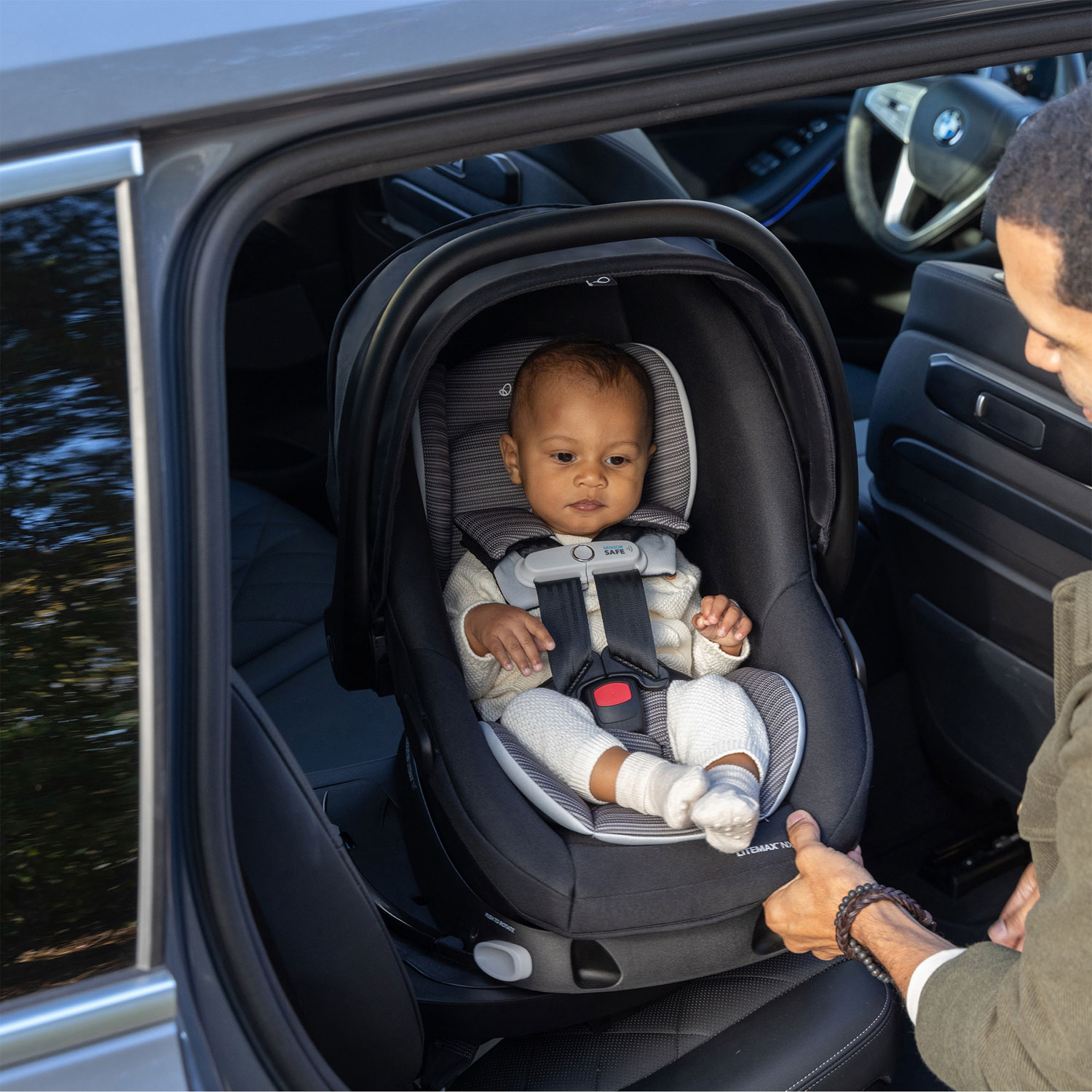 Siège d'auto pour bébé rotatif Revolve180 LiteMax NXT avec SensorSafe d'Evenflo - Gris cendré