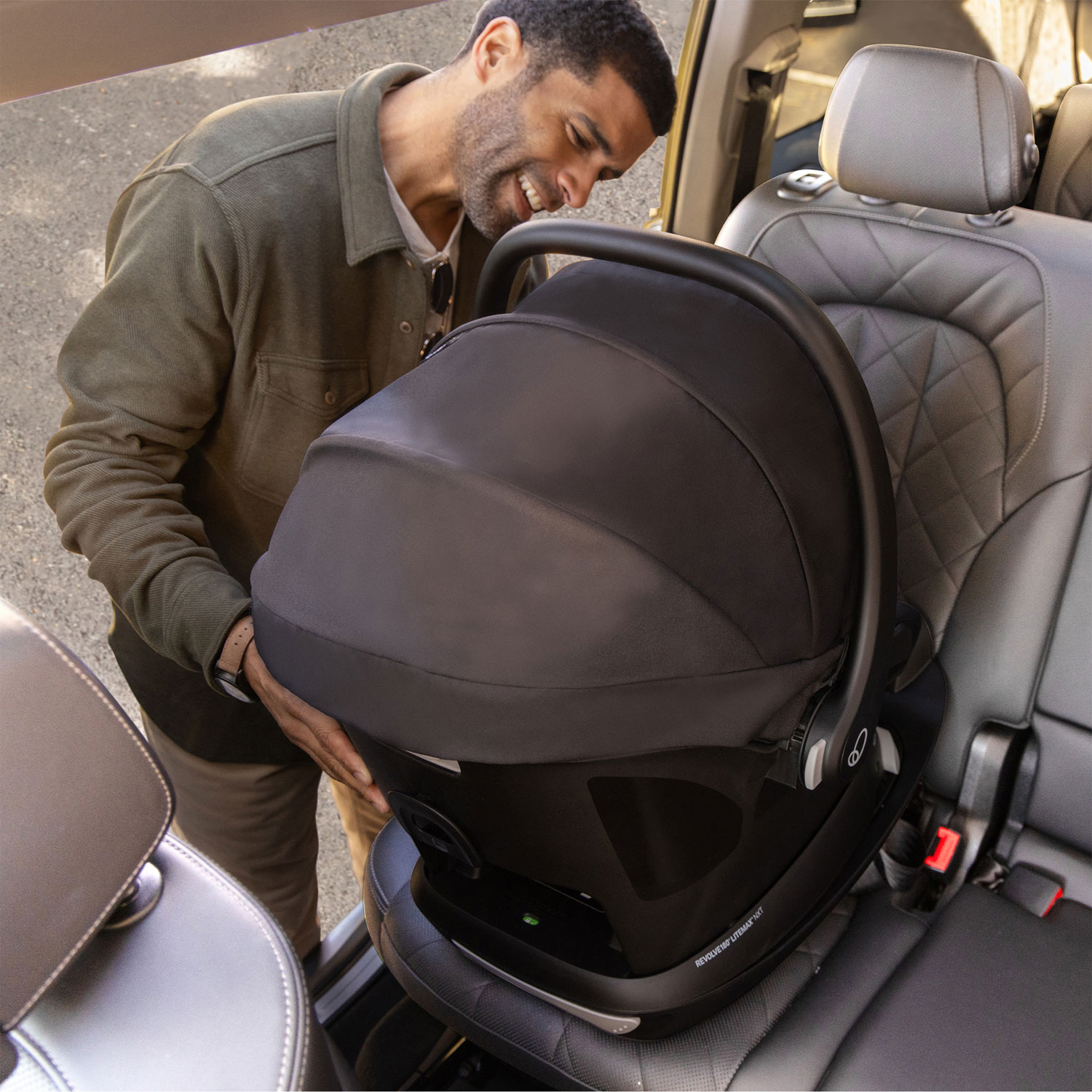 Siège d'auto pour bébé rotatif Revolve180 LiteMax NXT avec SensorSafe d'Evenflo - Gris cendré