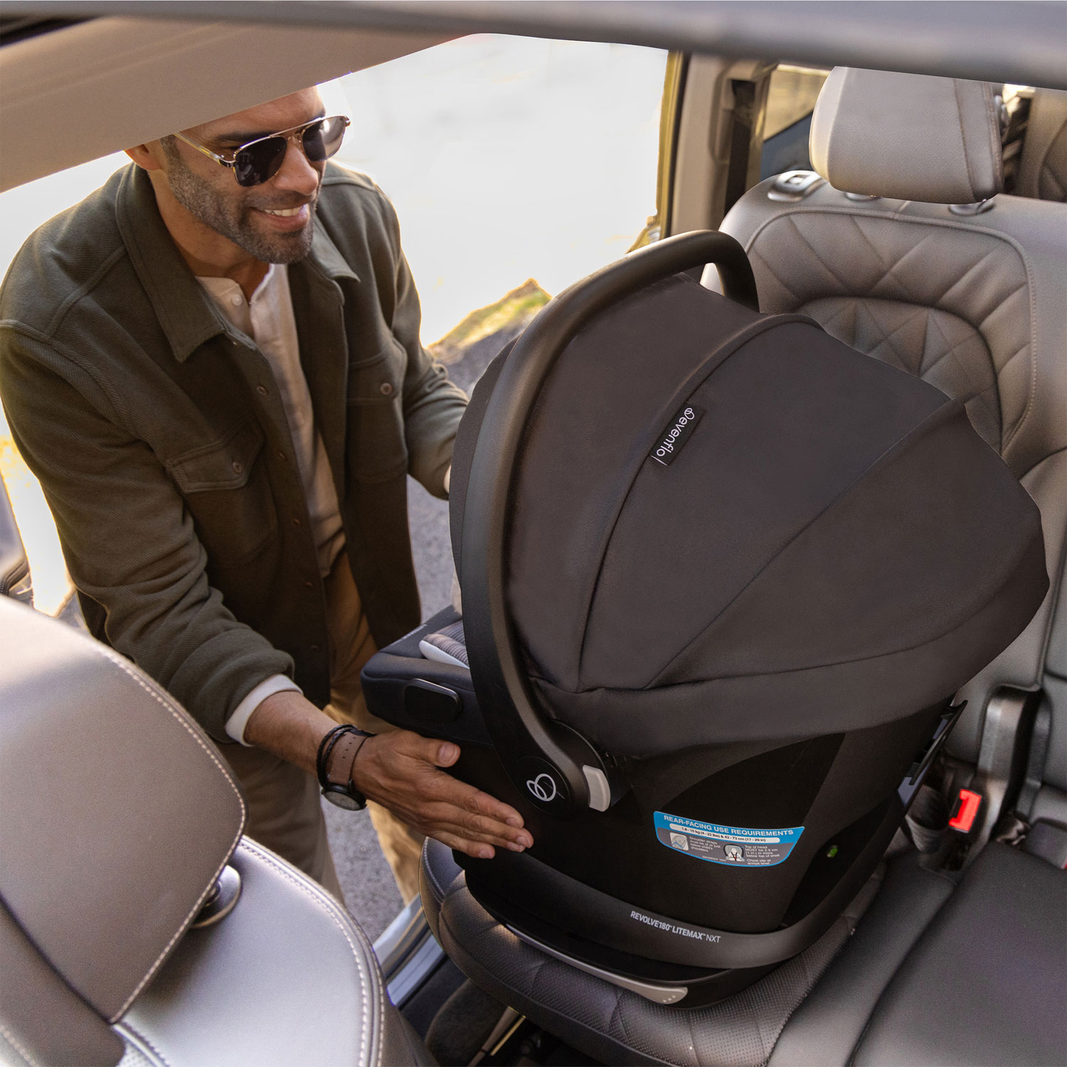Siège d'auto pour bébé rotatif Revolve180 LiteMax NXT avec SensorSafe d'Evenflo - Gris cendré
