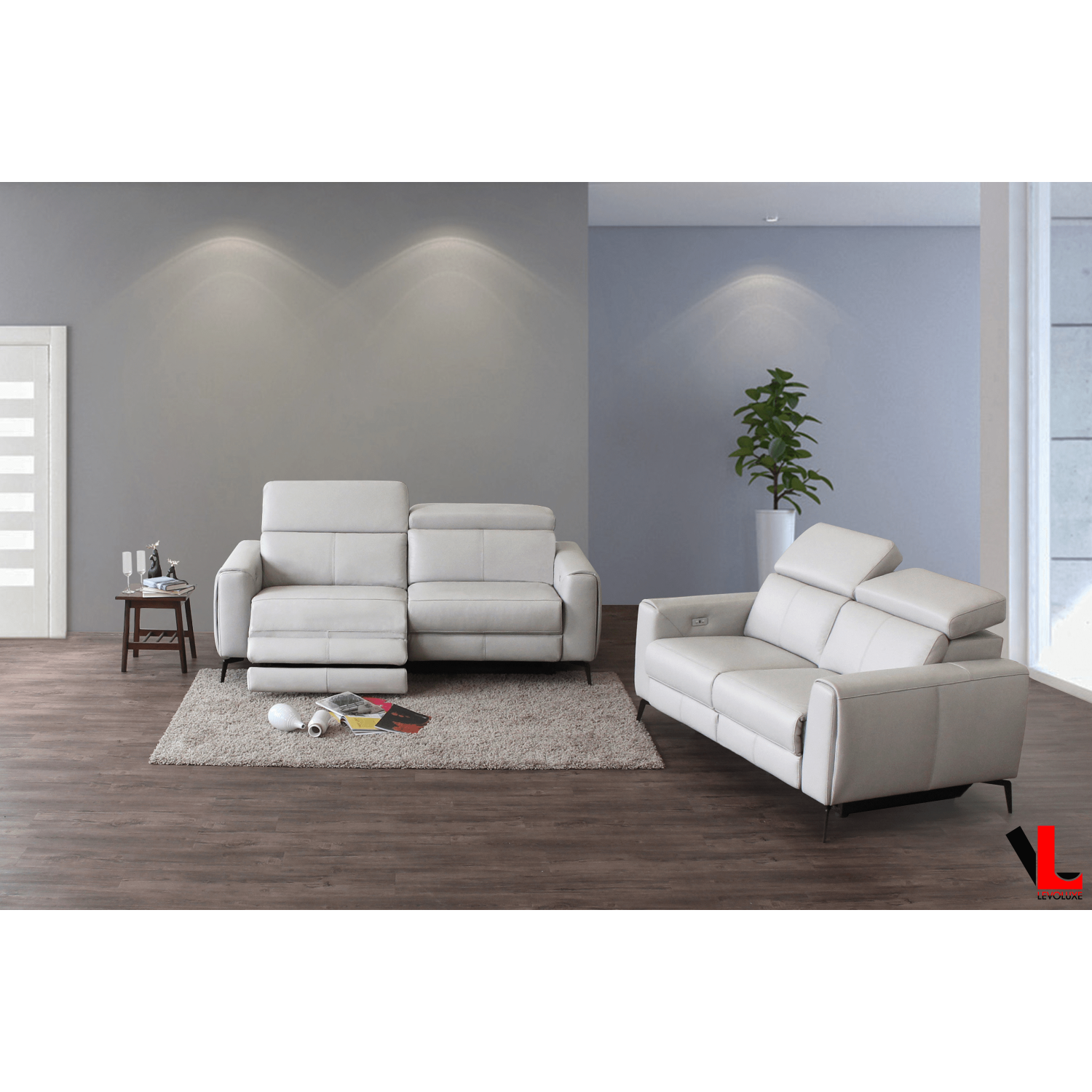 Ensemble 2 pièces avec divan et causeuse inclinables électriques Lennox de Levoluxe et appuie-tête réglables en cuir reconstitué gris pâle