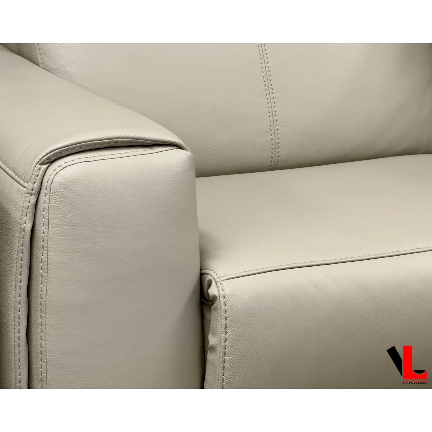 Ensemble 2 pièces avec divan et causeuse inclinables électriques Lennox de Levoluxe et appuie-tête réglables en cuir reconstitué gris pâle