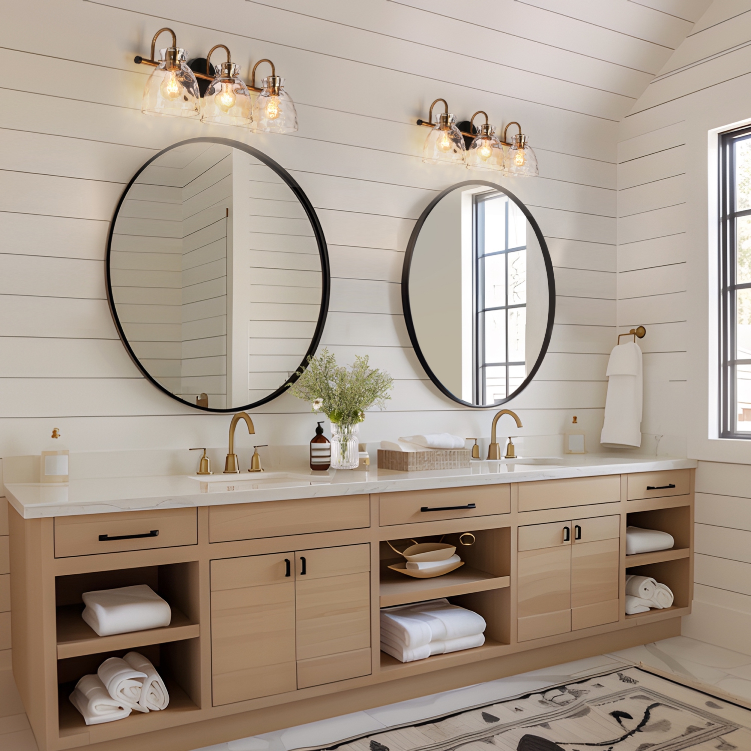 22.8&nbsp;po Luminaire de salle de bain à 3 lumières, noir et cloche en laiton, abat-jour en verre transparent texturé