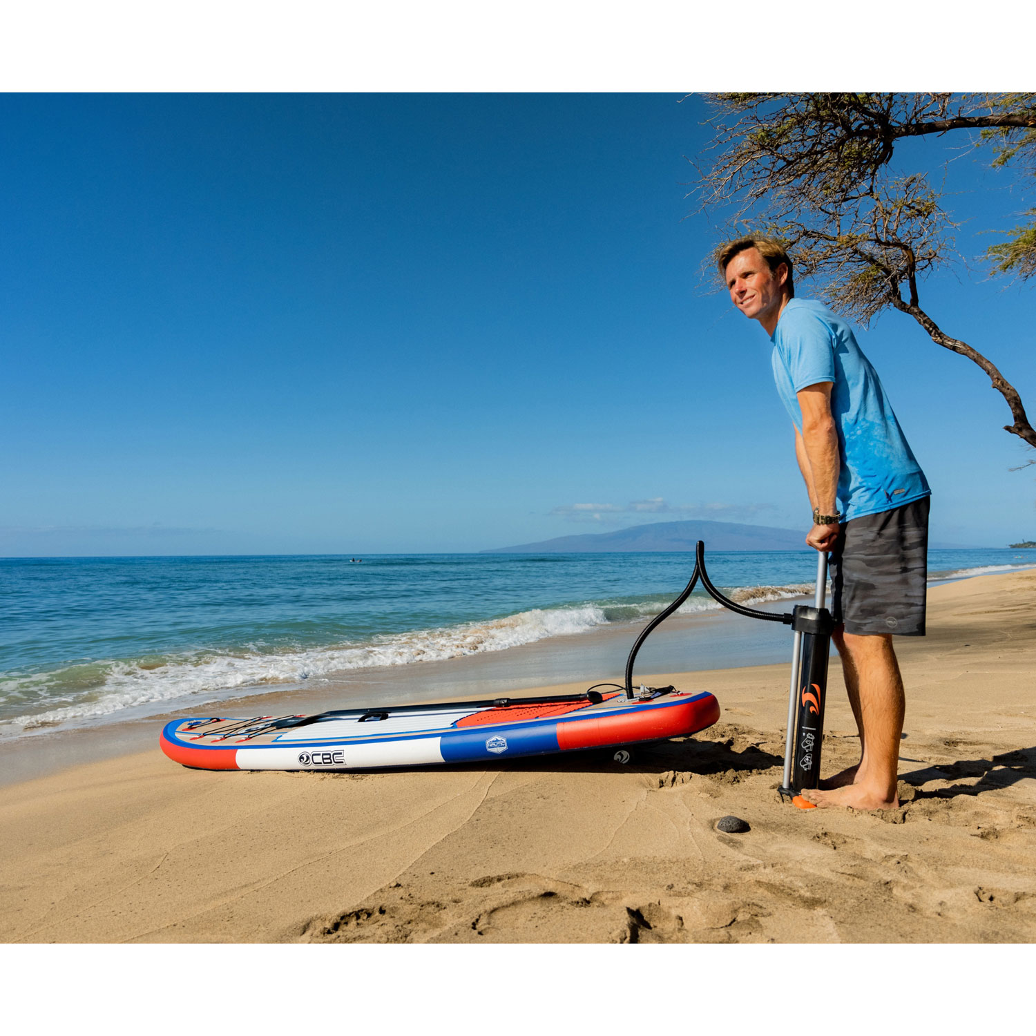 Planche à pagaie gonflable nautique de California Board Company, 11 pi