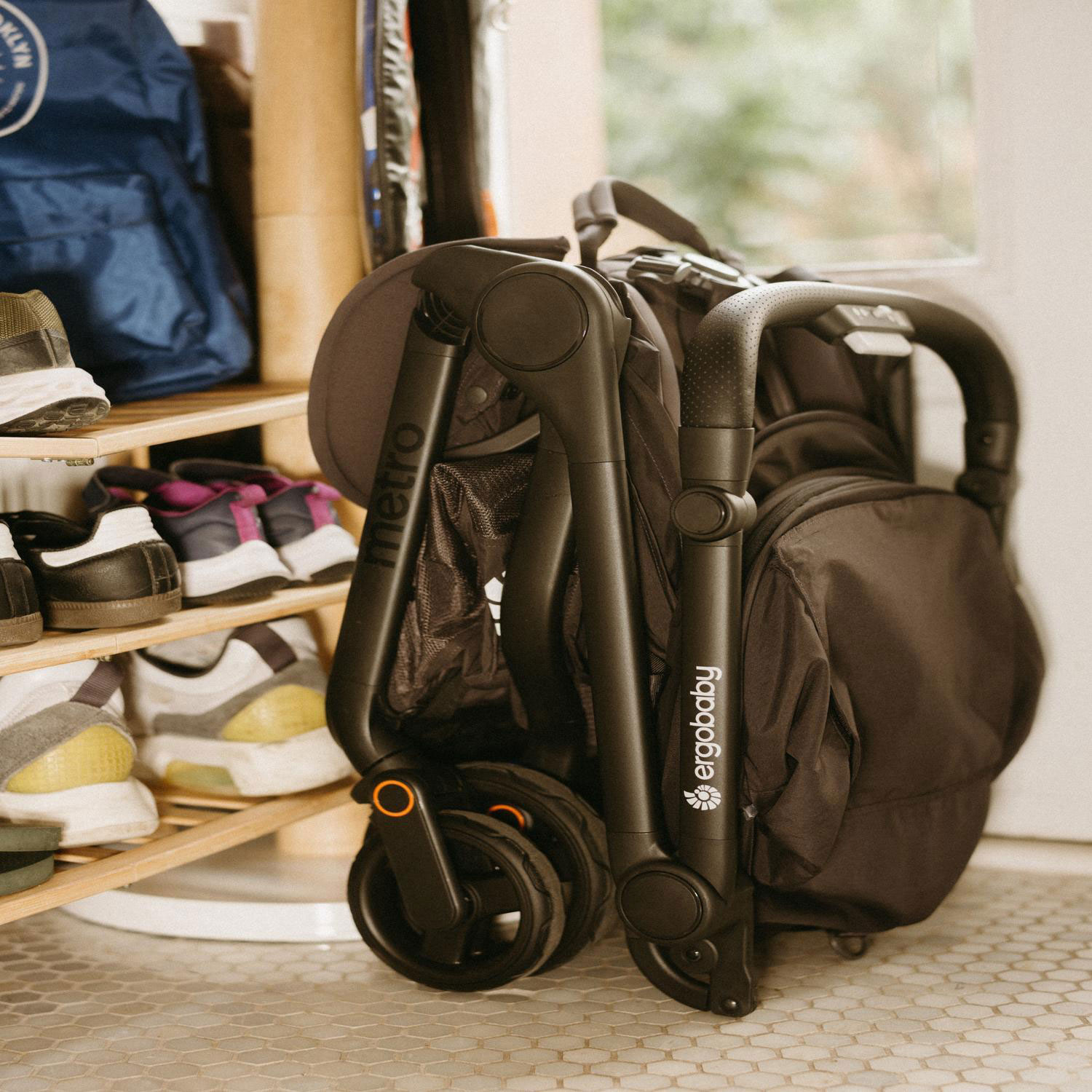 Poussette compacte Metro 3 d'Ergobaby - Noir onyx