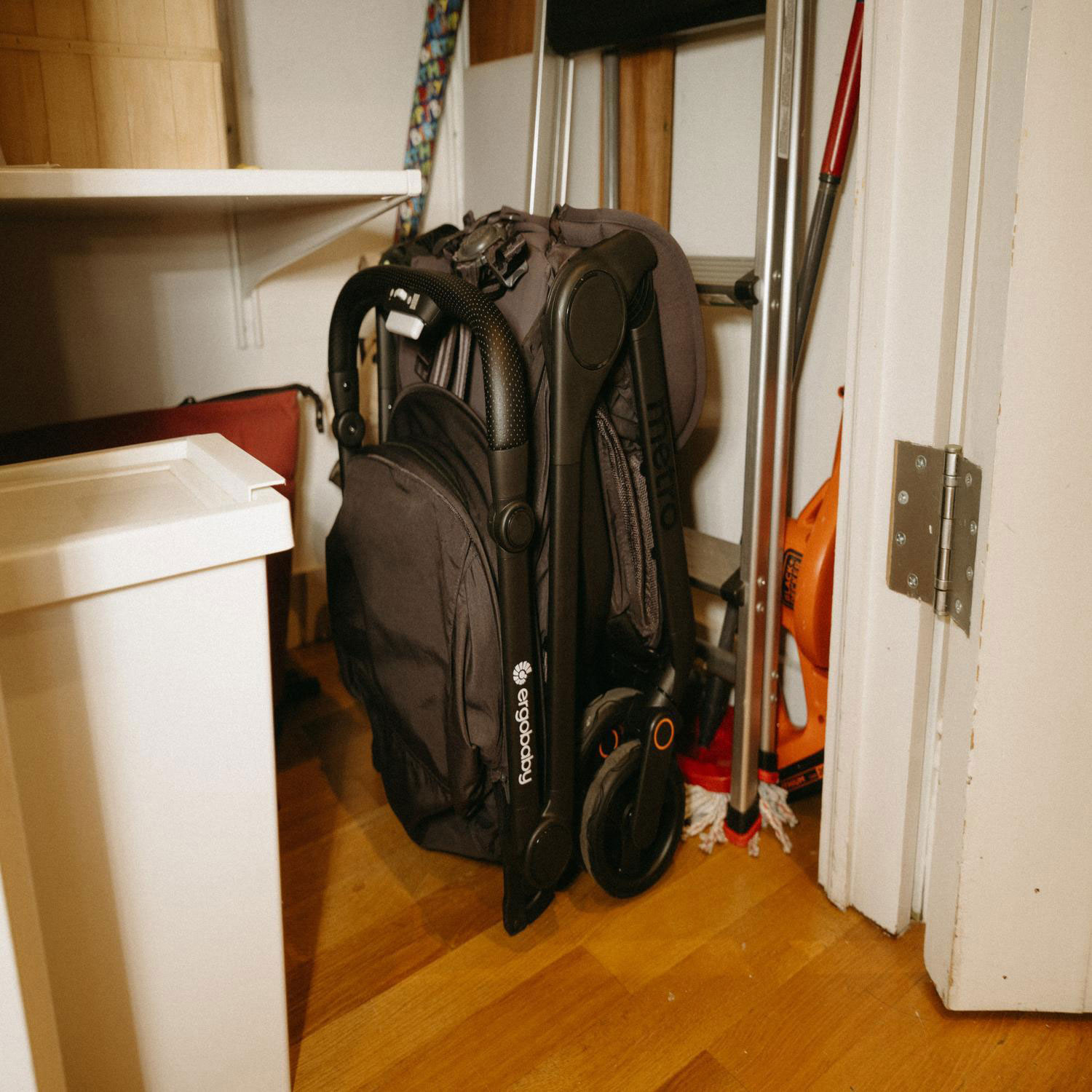 Poussette compacte Metro 3 d'Ergobaby - Noir onyx