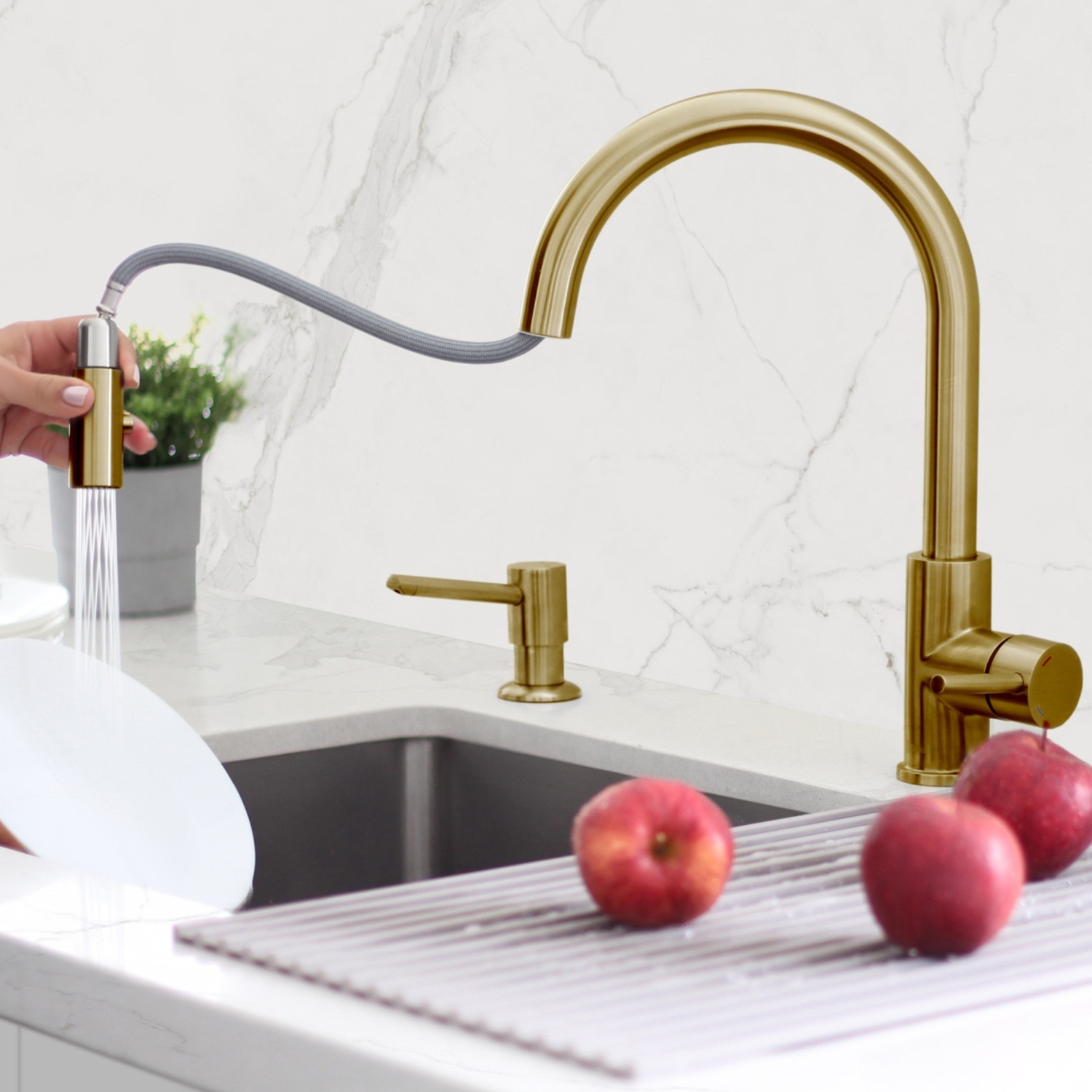 STYLISH Pull Down Kitchen Faucet + Soap Dispenser - Brushed Gold Finish