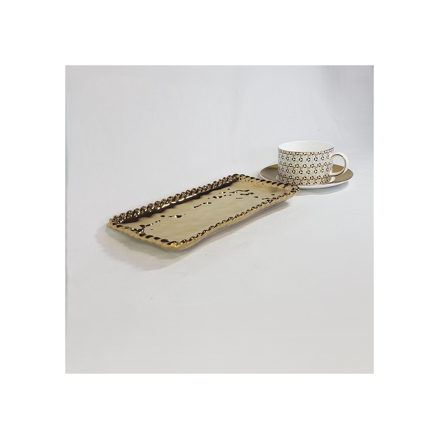 Plaque en céramique dorée avec bordure en corde 10,25"