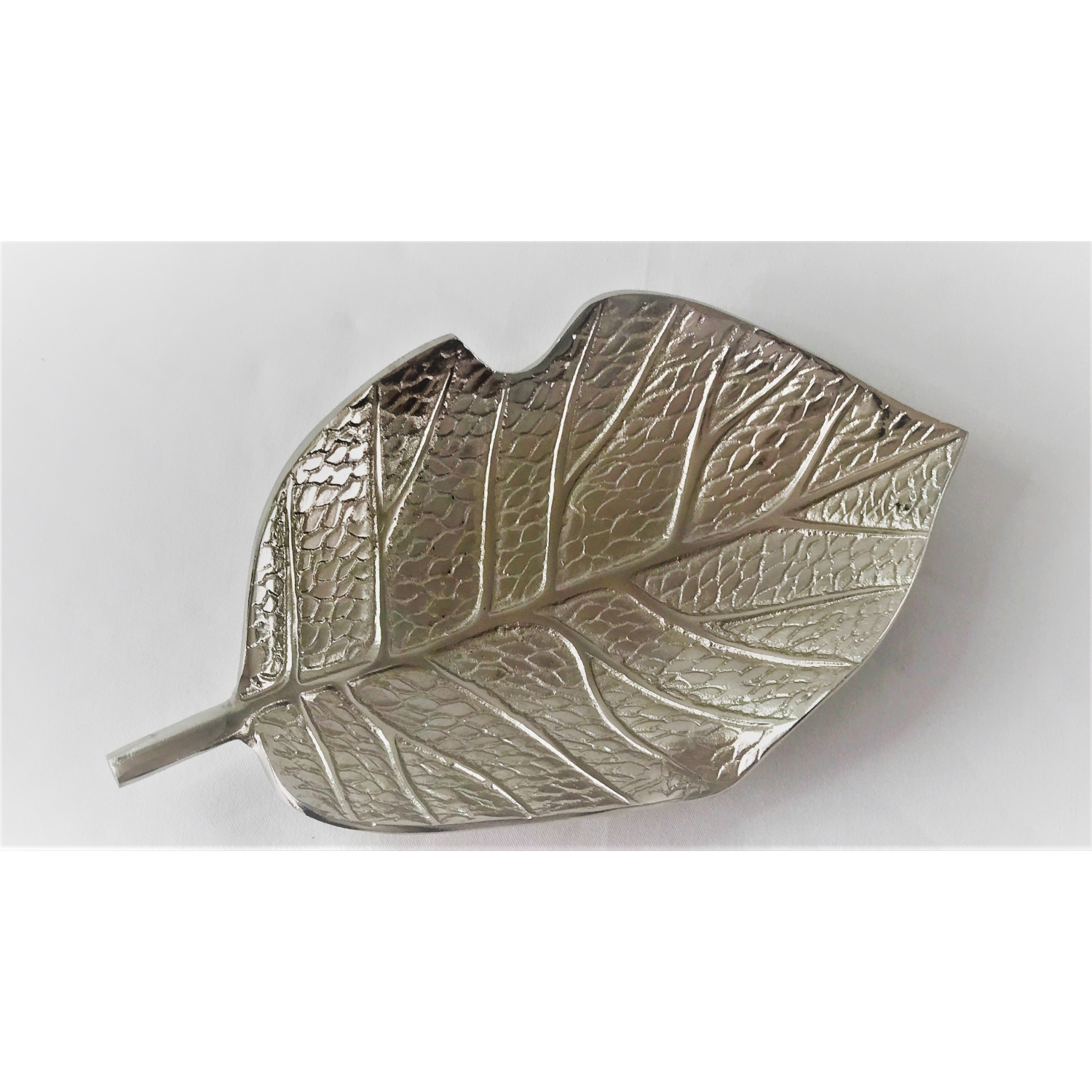 Plateau de service en forme de feuille, couleur nickel, 15 x 8,5 x 2&nbsp;po