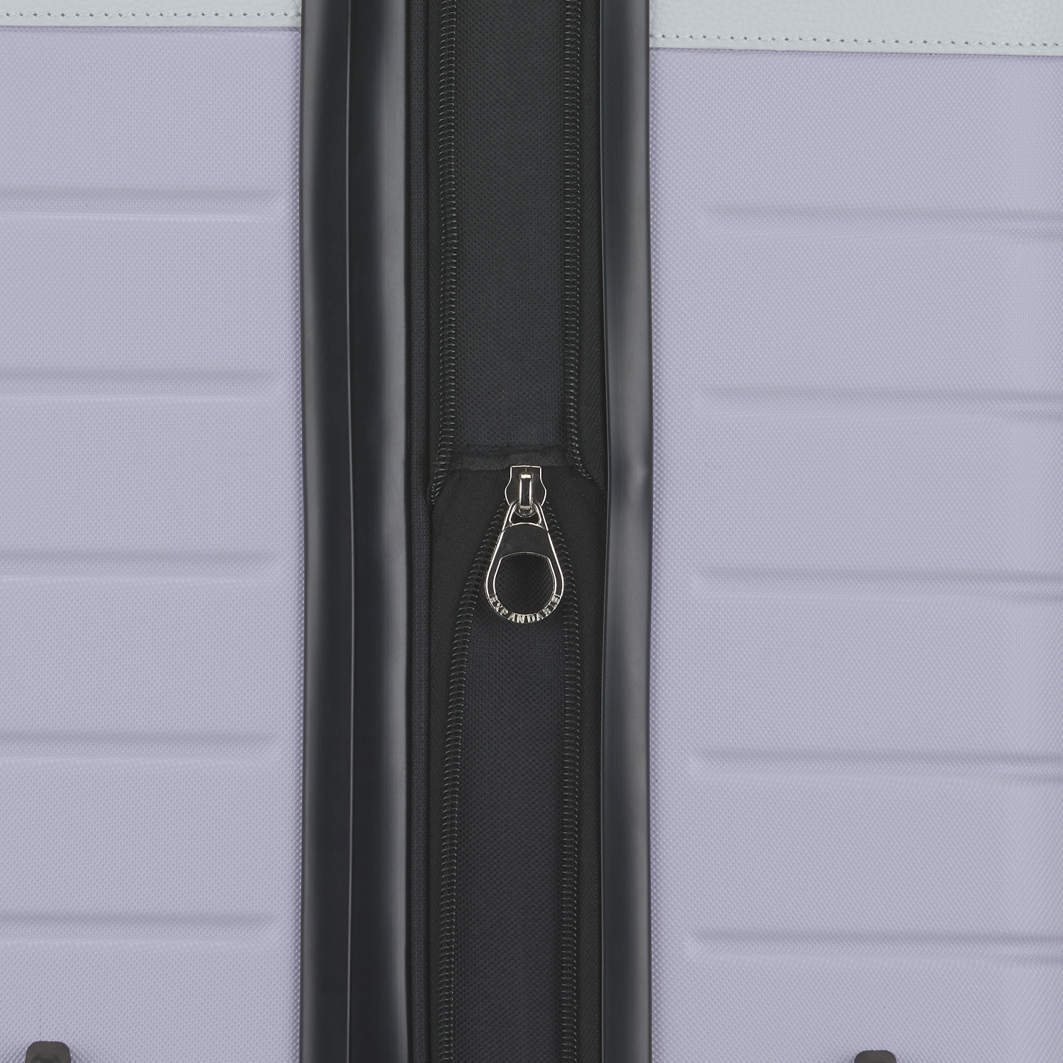 Grosse valise de cabine rigide avec extension Lisbon de Bugatti - Lilas