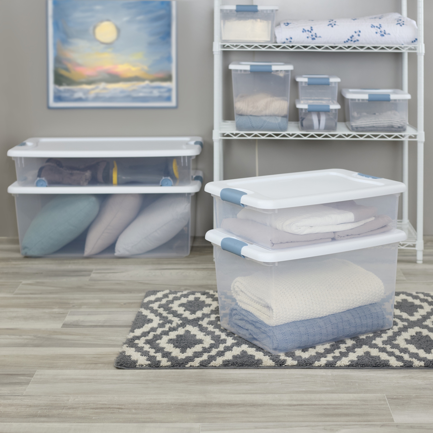 Sterilite 64&nbsp;Qt – Bac de rangement empilable en plastique transparent avec couvercle à loquet blanc, paq./12