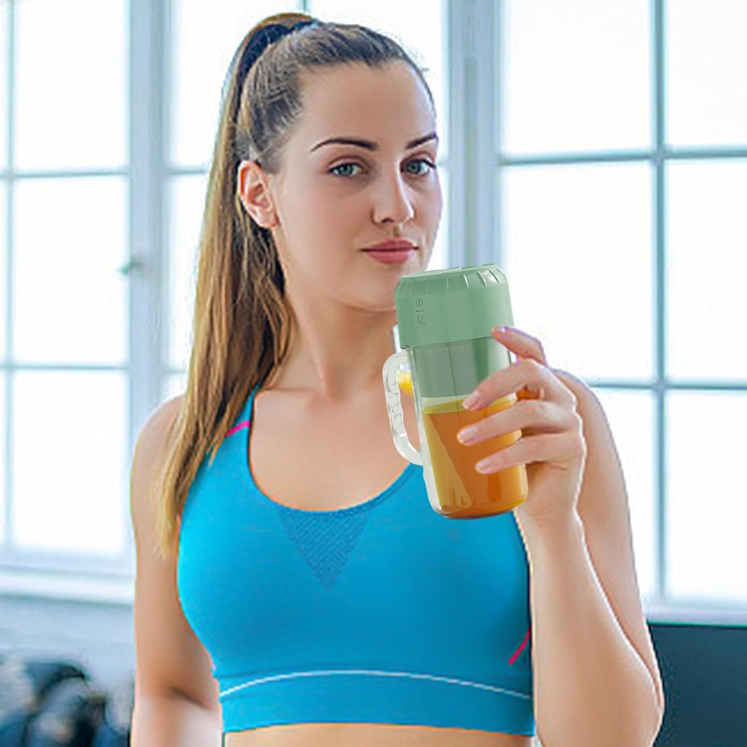 Portable USB Rechargeable Mini Juicer, Handheld Mini Personal Electric Juicer - Green