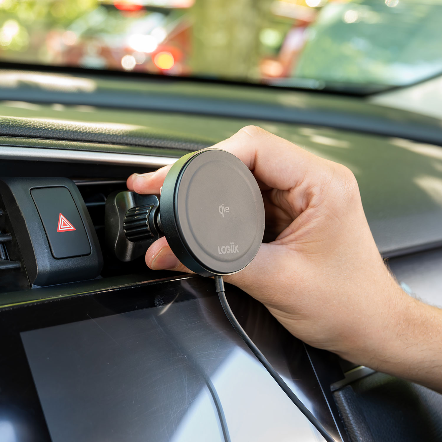 LOGiiX Vent Mount Qi2 Car Charger - Black